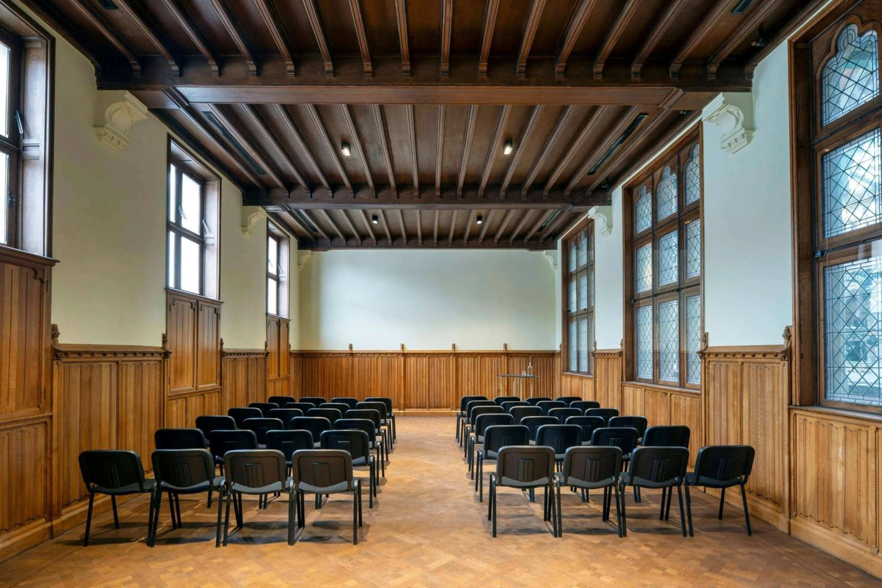 Meeting/conference room in Sapphire House Antwerp, Autograph Collection