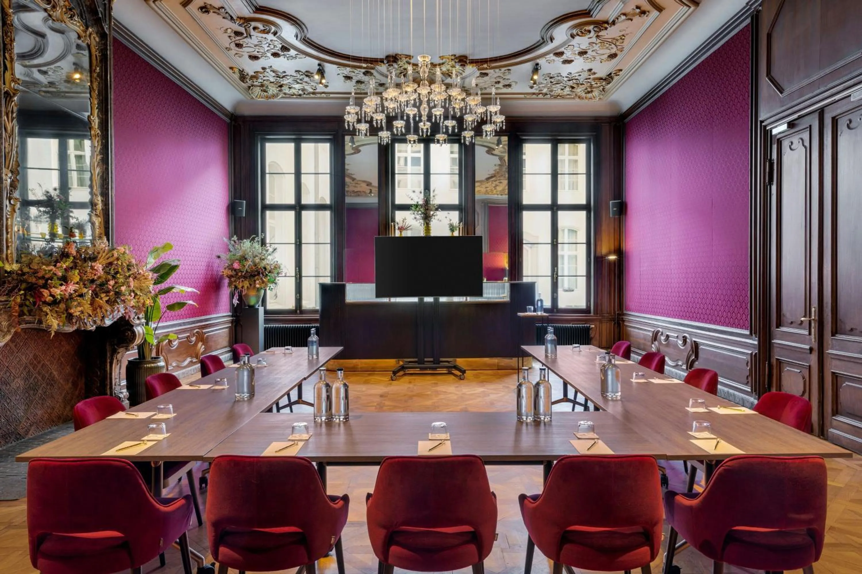 Meeting/conference room in Sapphire House Antwerp, Autograph Collection
