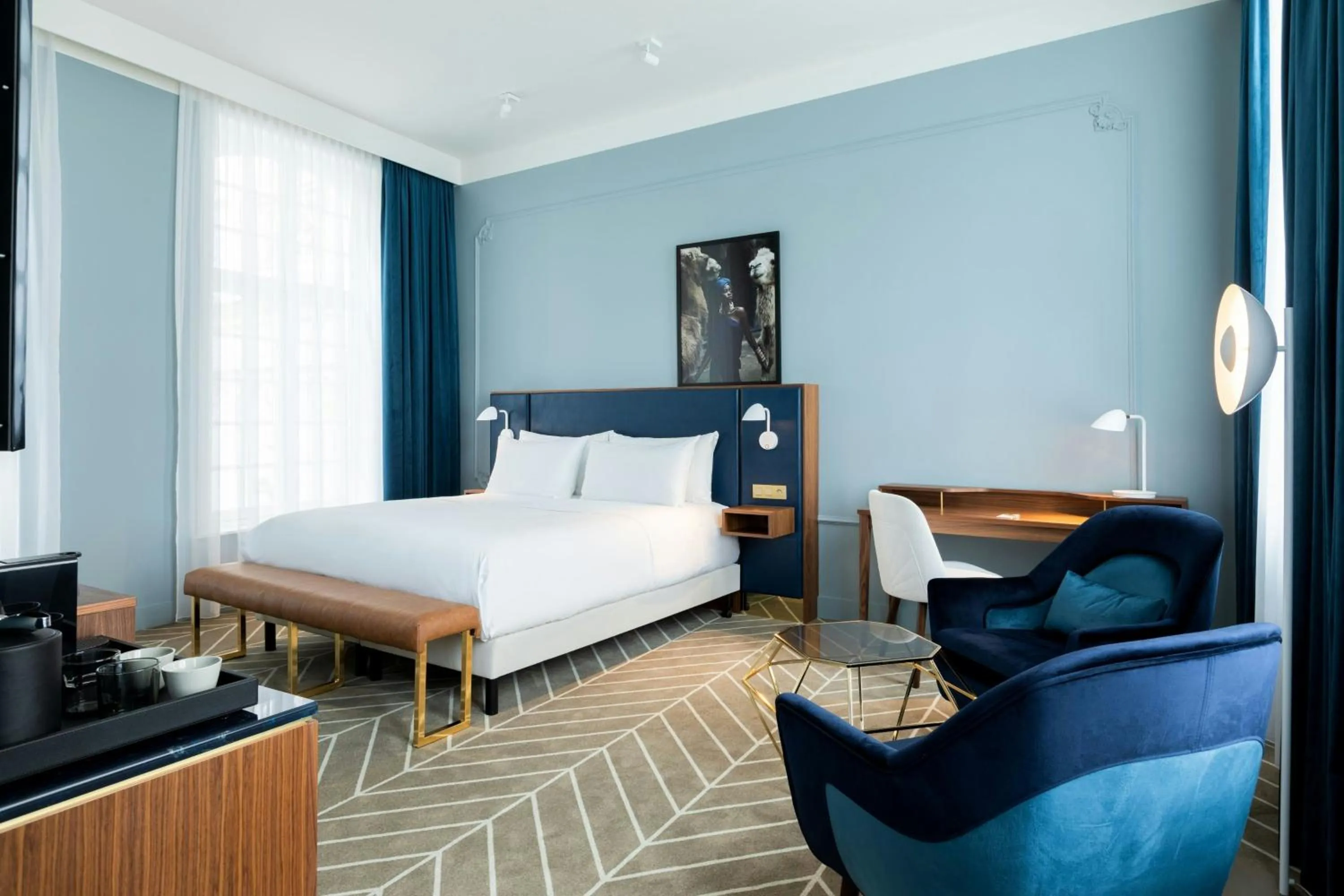 Photo of the whole room, Bed in Sapphire House Antwerp, Autograph Collection