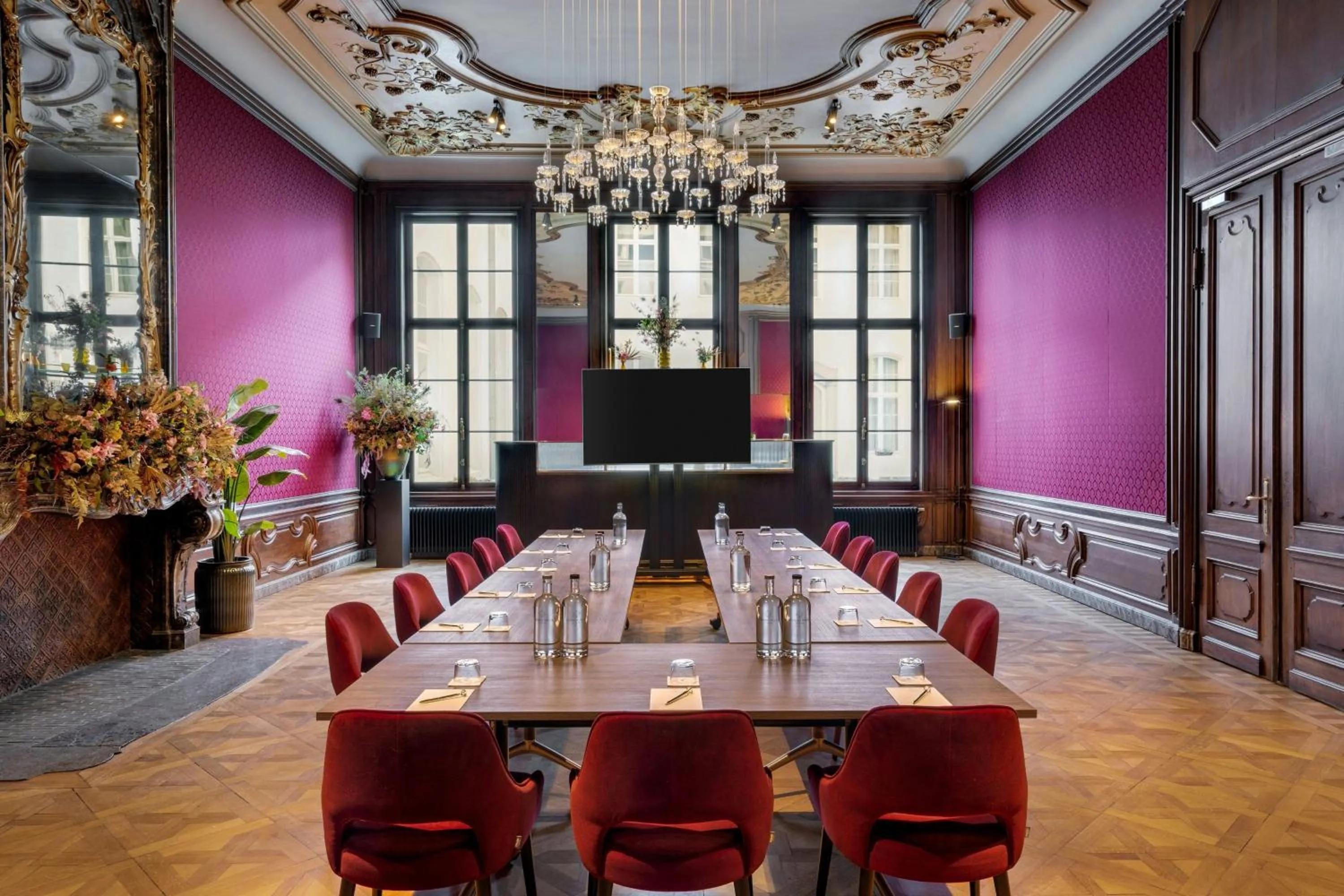 Meeting/conference room in Sapphire House Antwerp, Autograph Collection