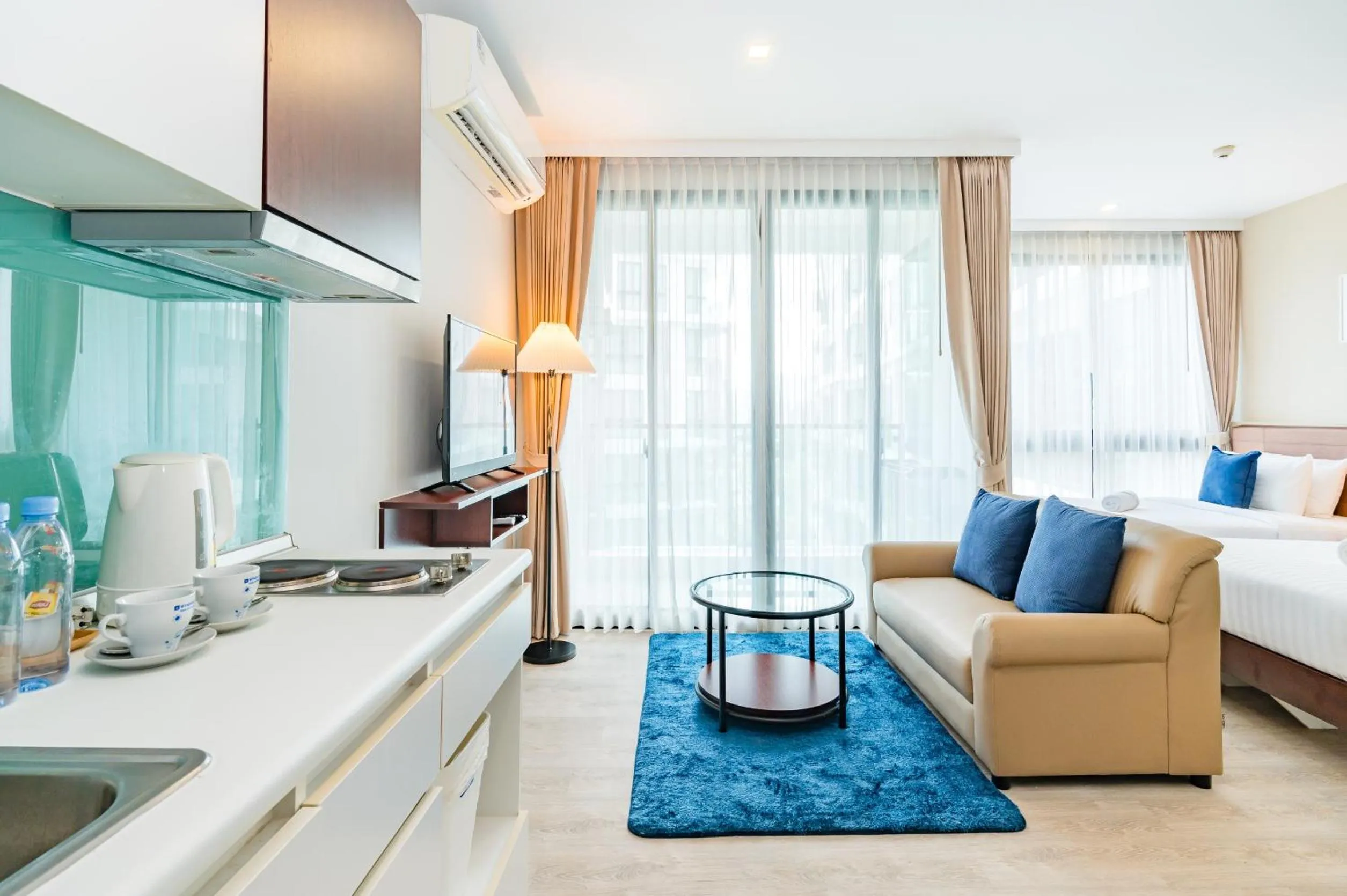 Seating area, Bed in Wyndham Phuket Airport