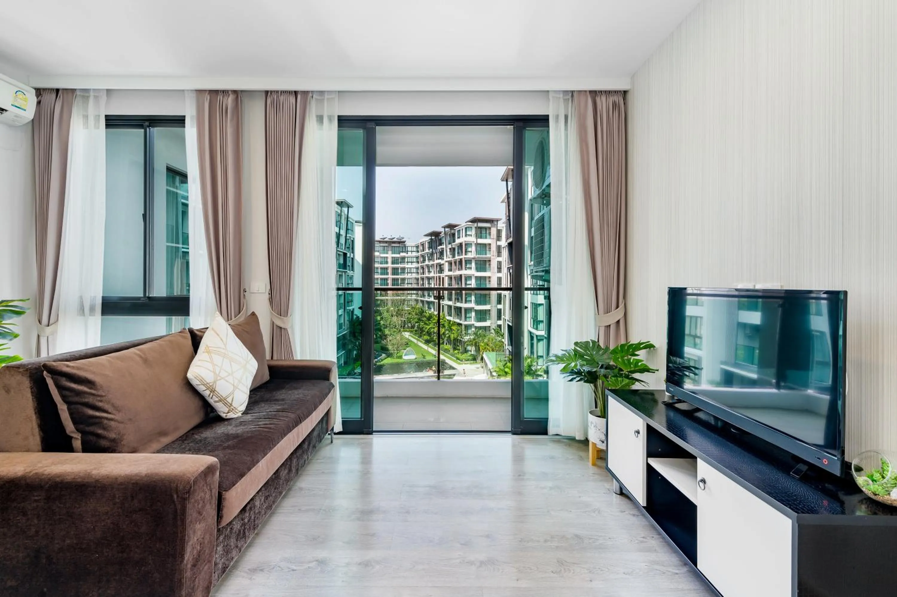 TV and multimedia in Wyndham Phuket Airport