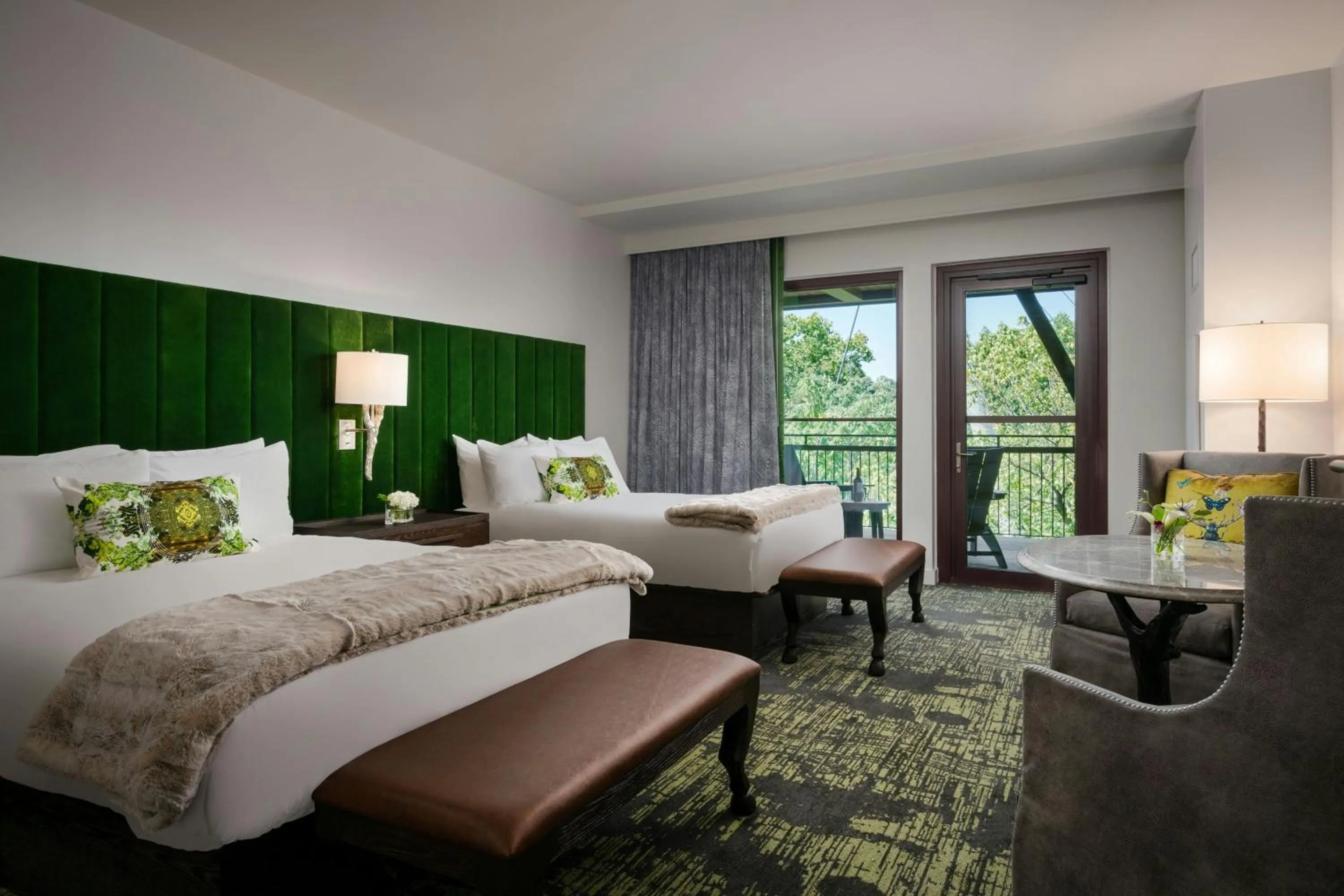 Photo of the whole room, Bed in Grand Bohemian Lodge Greenville, Autograph Collection