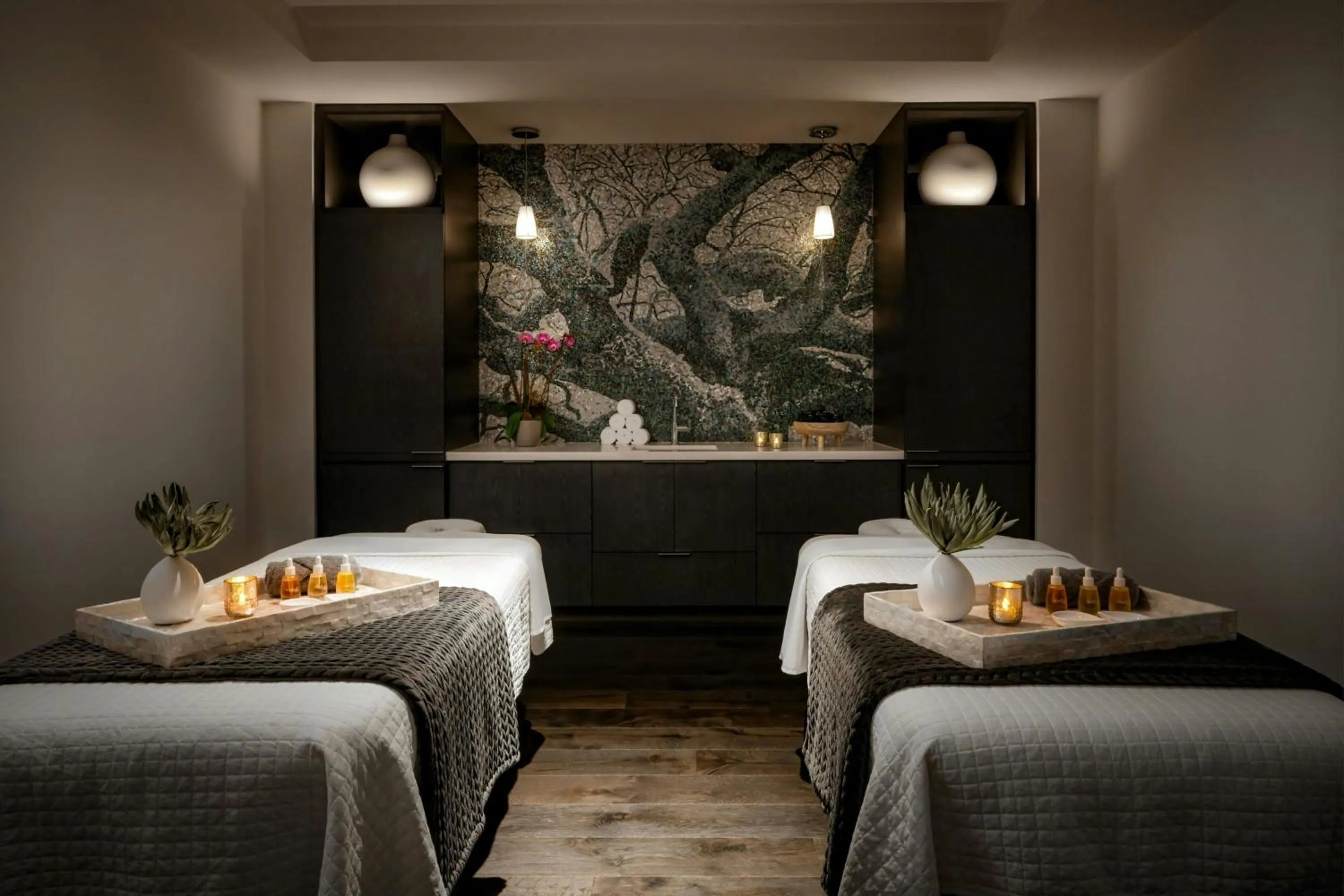 Spa and wellness centre/facilities, Bed in Grand Bohemian Lodge Greenville, Autograph Collection