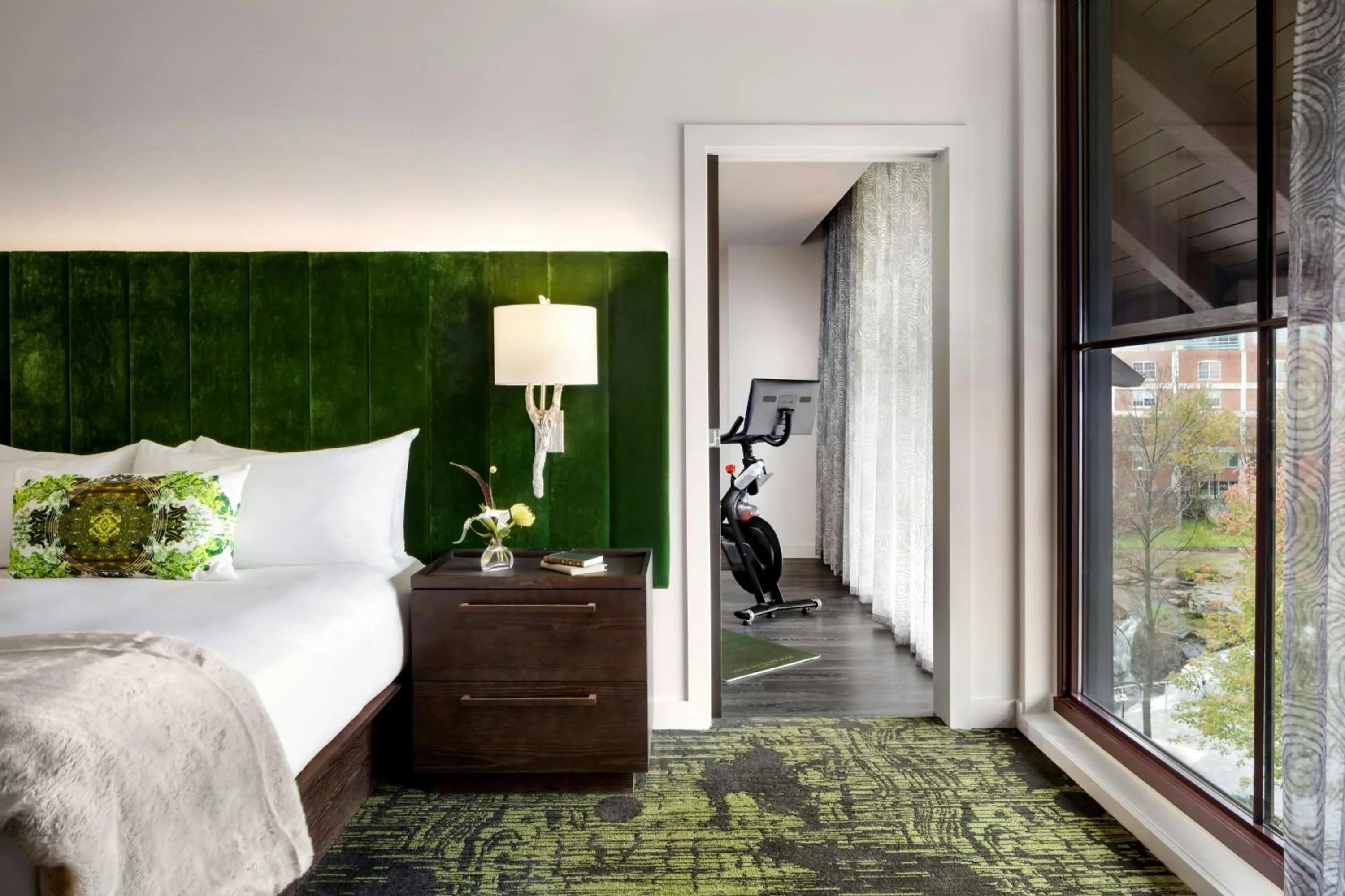 Fitness centre/facilities, Bed in Grand Bohemian Lodge Greenville, Autograph Collection