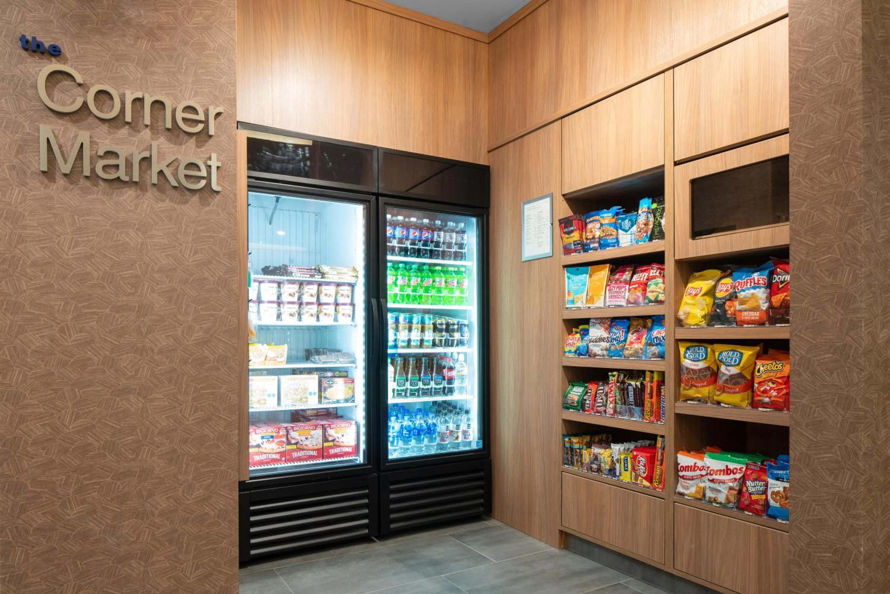 On-site shops in Fairfield by Marriott Inn & Suites Ashtabula