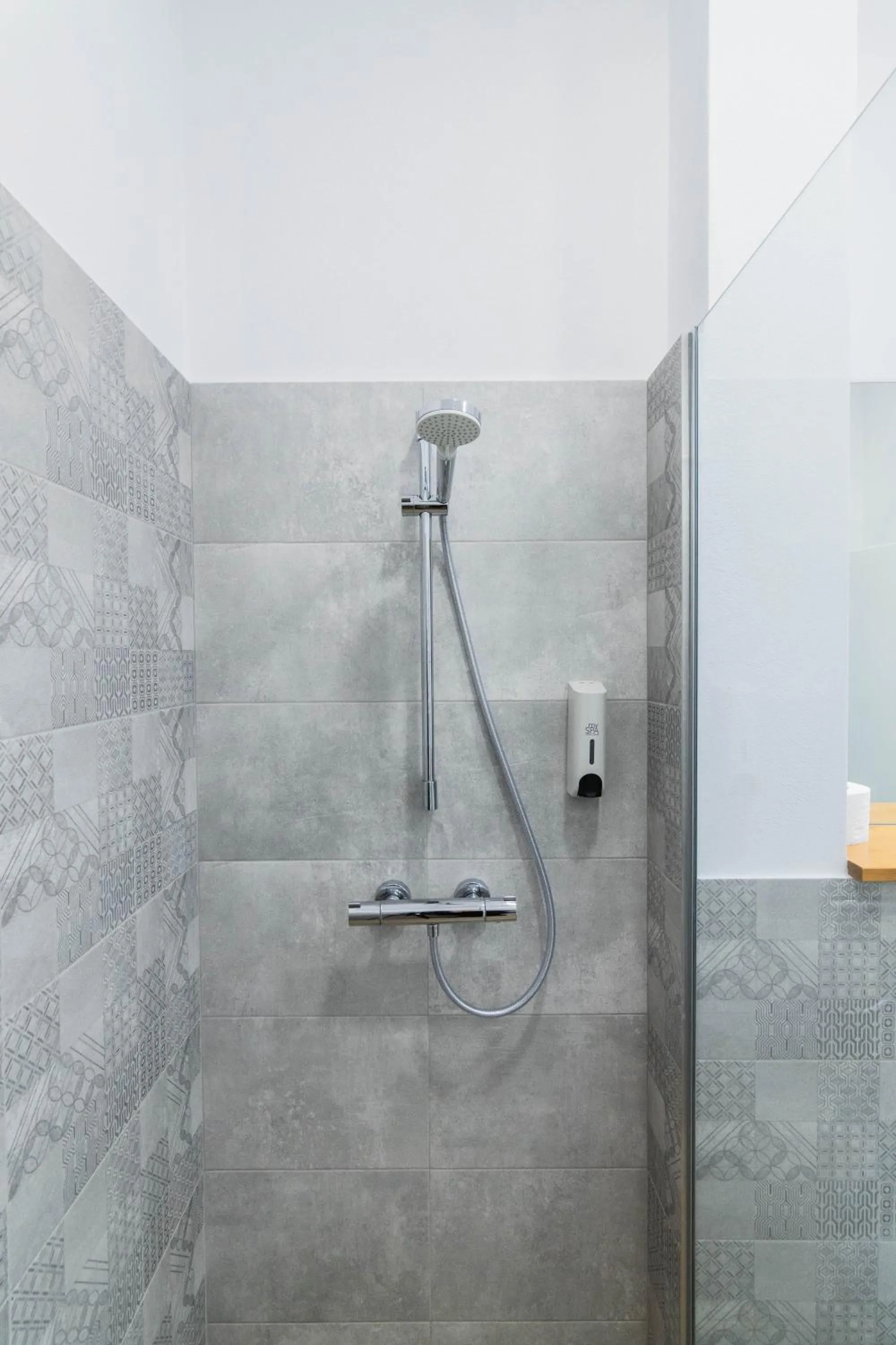 Shower in Hotel Urban