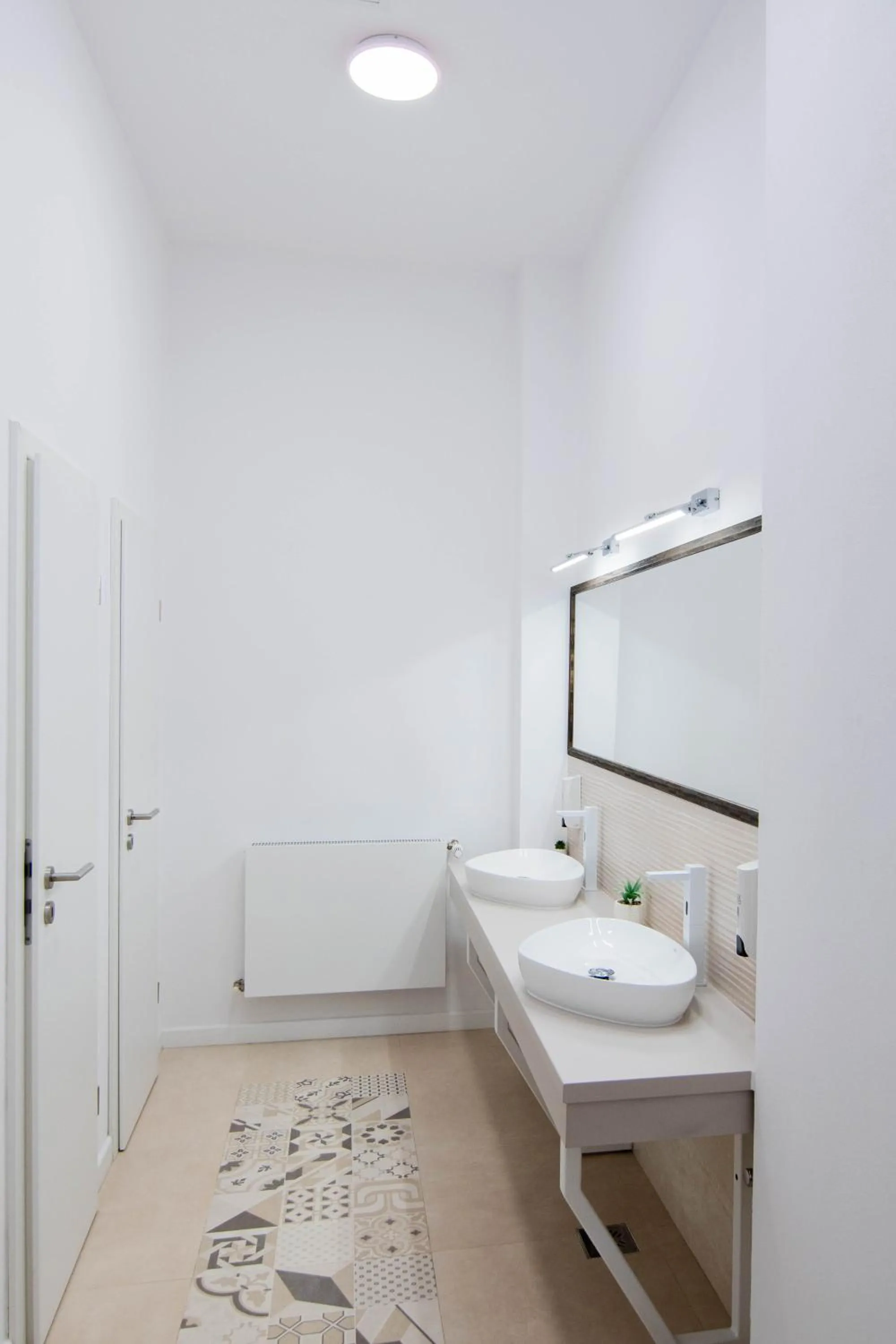 Public Bath in Hotel Urban