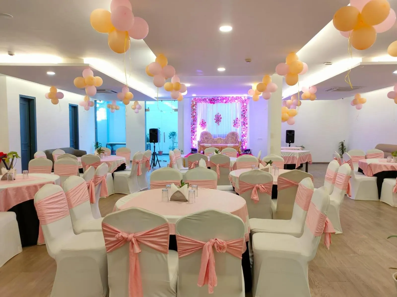 Banquet/Function facilities in Hotel Mavens White Artemis Hospital Road Sector 52 Gurgaon