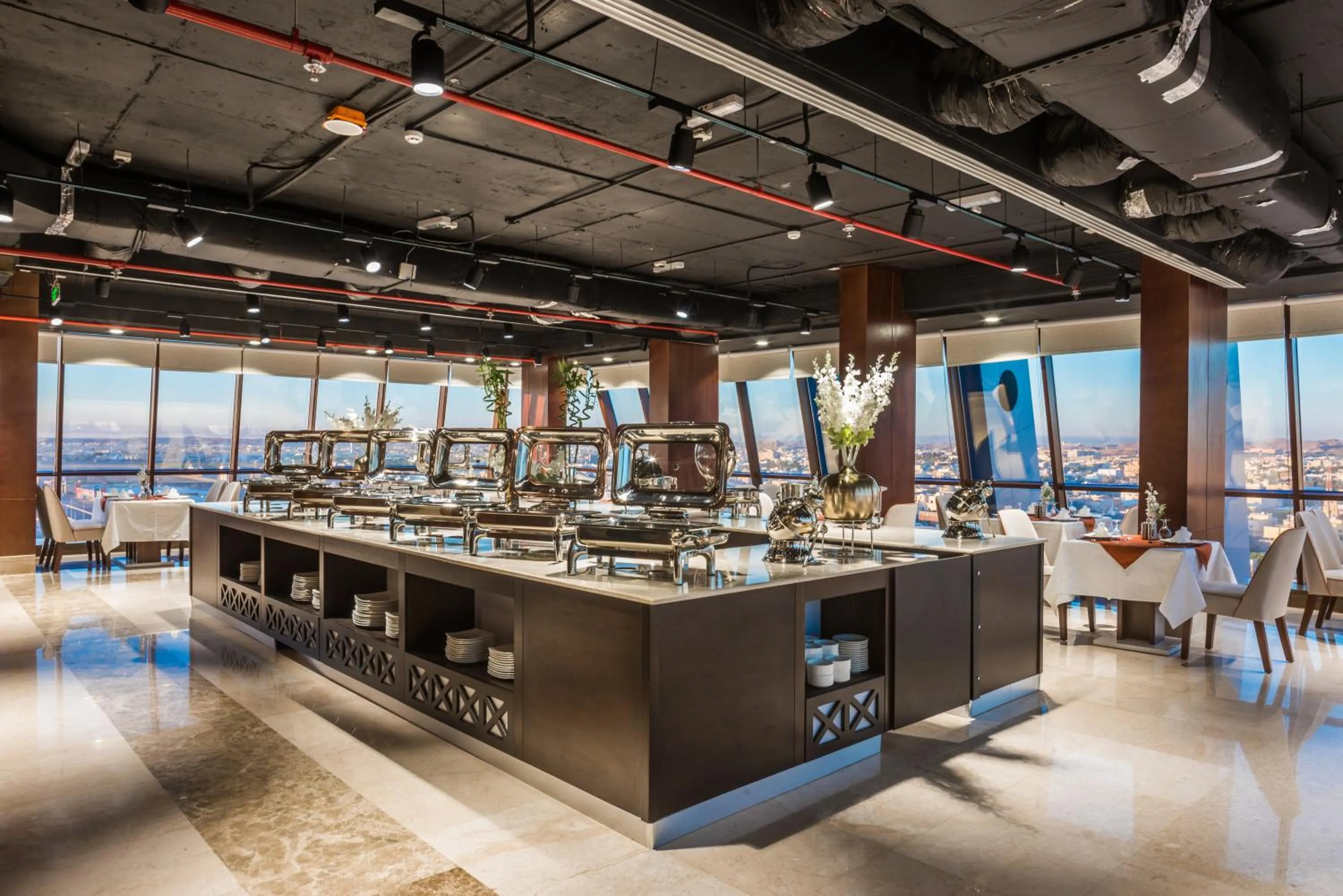 Restaurant/places to eat in Tulip Plaza Hotel