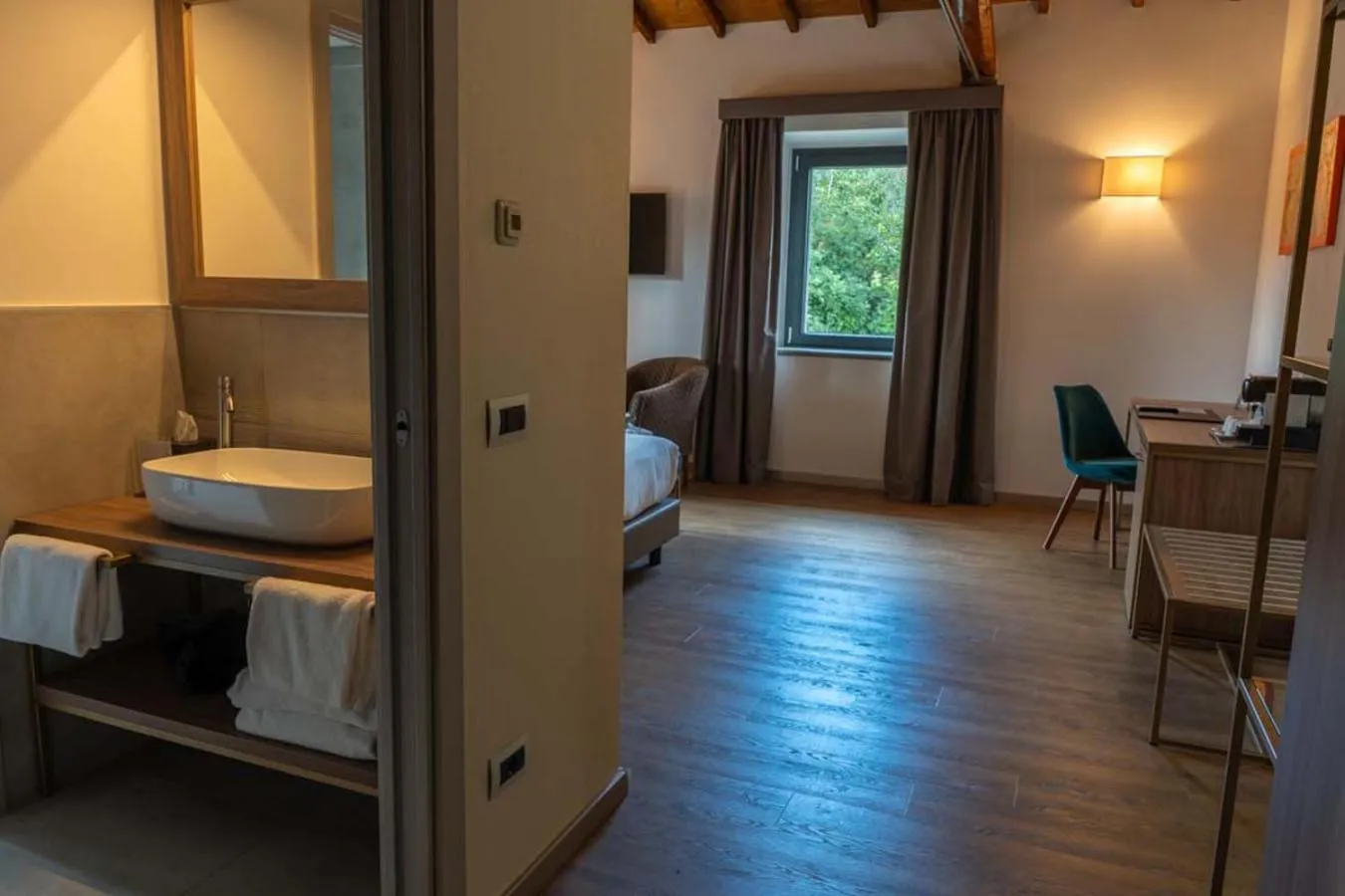 Staff, Bed in Le Cappuccinelle Suites&SPA