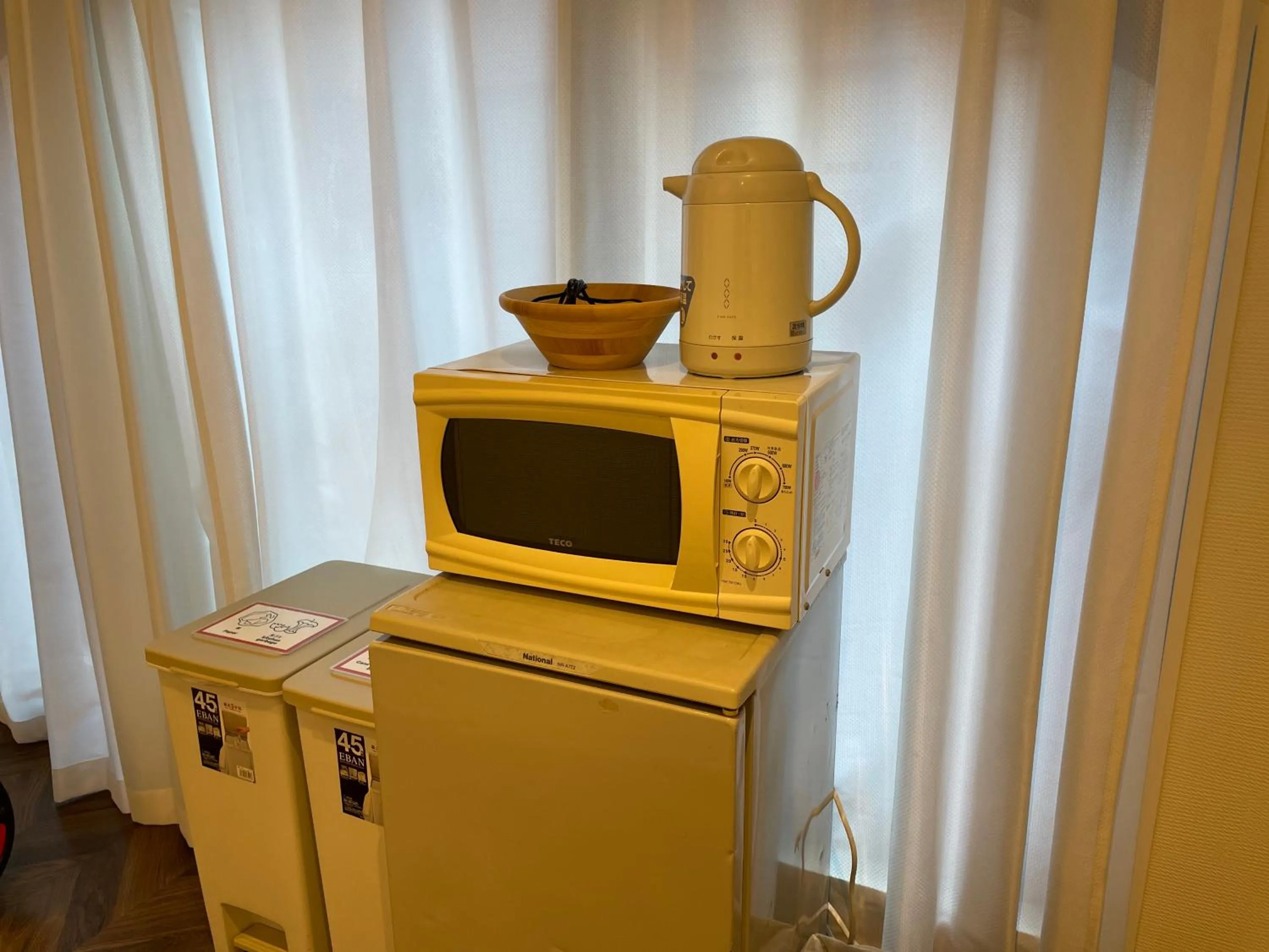 Communal kitchen in 54Journey 東京赤坂ホステル