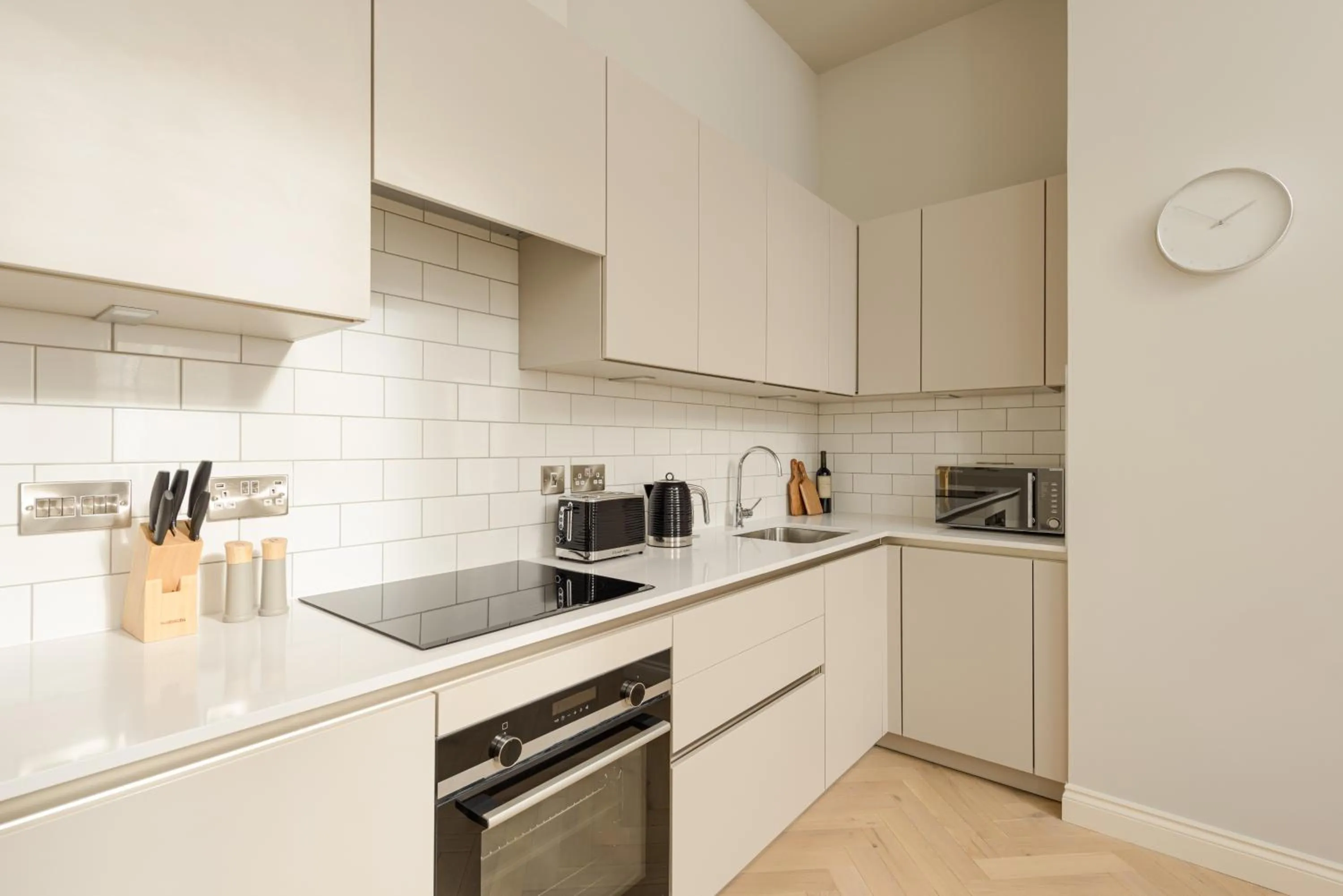 Kitchen or kitchenette in Museum Apartments