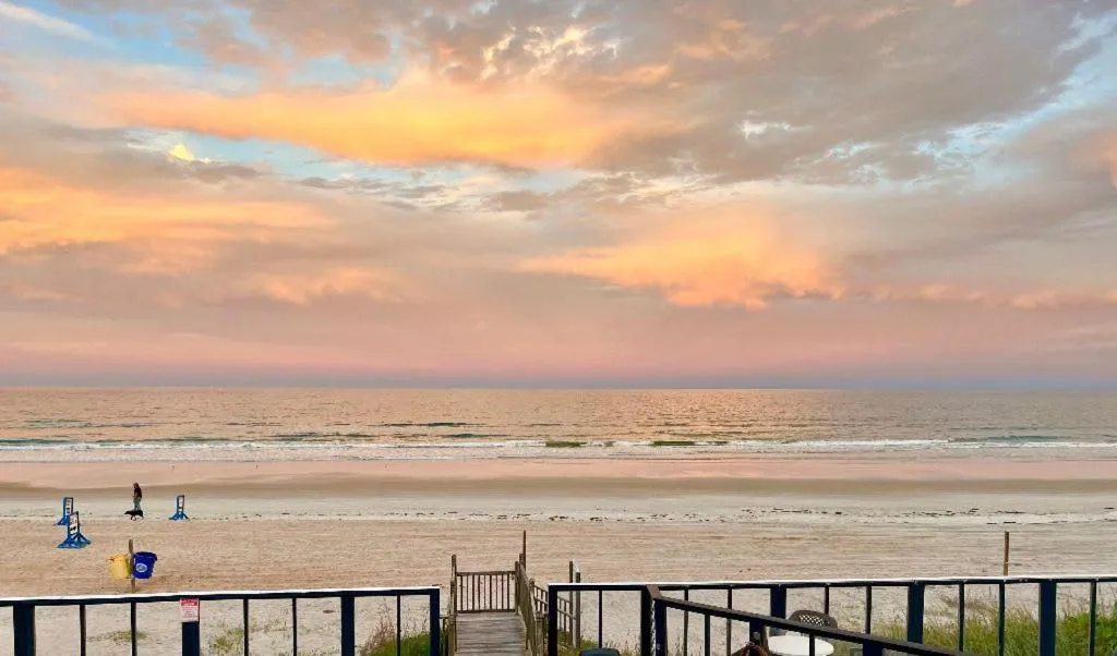 Beach Daze - Ocean front at Symphony Beach Club!