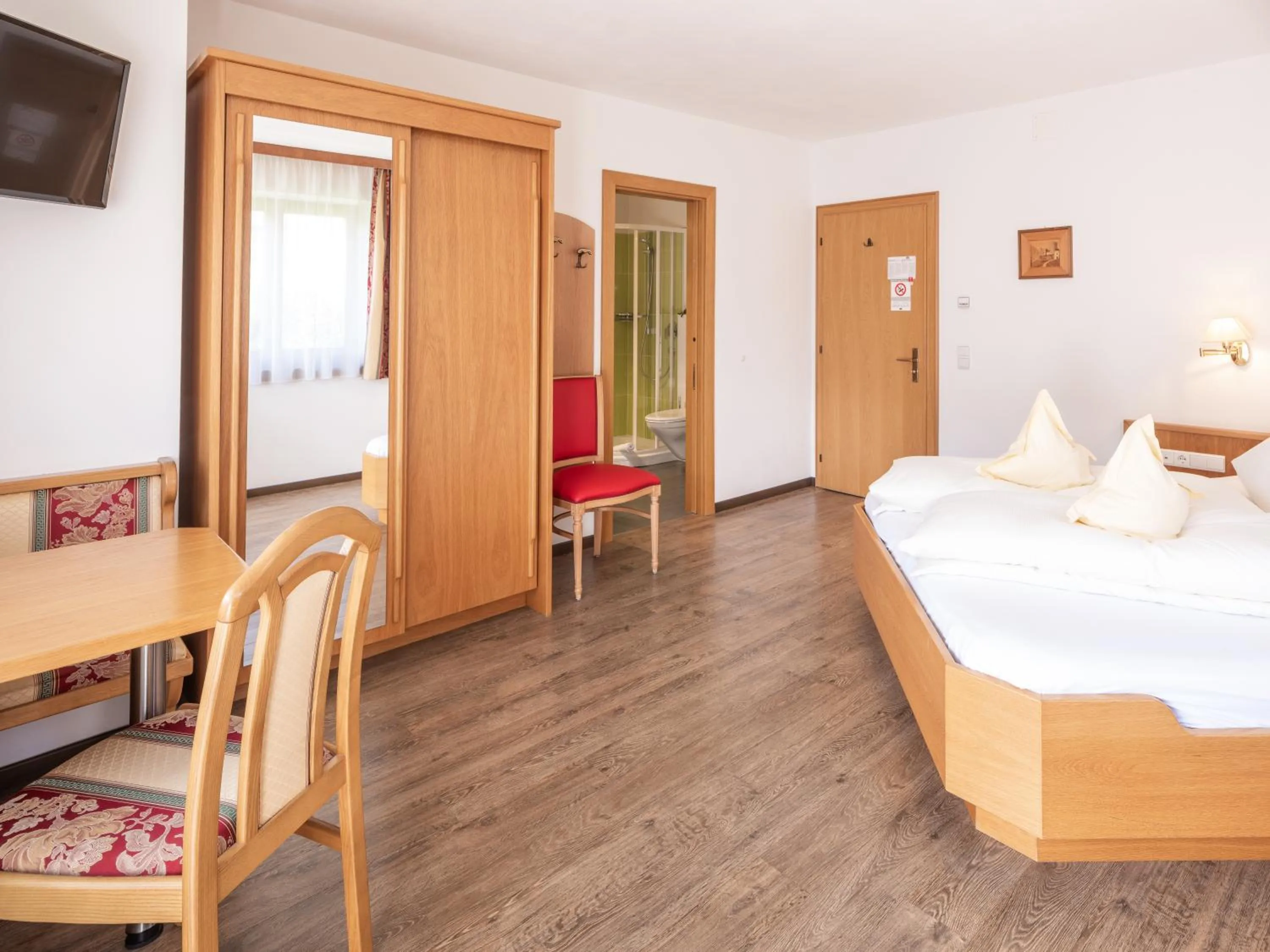 Photo of the whole room, Bed in Hotel B&B Martha