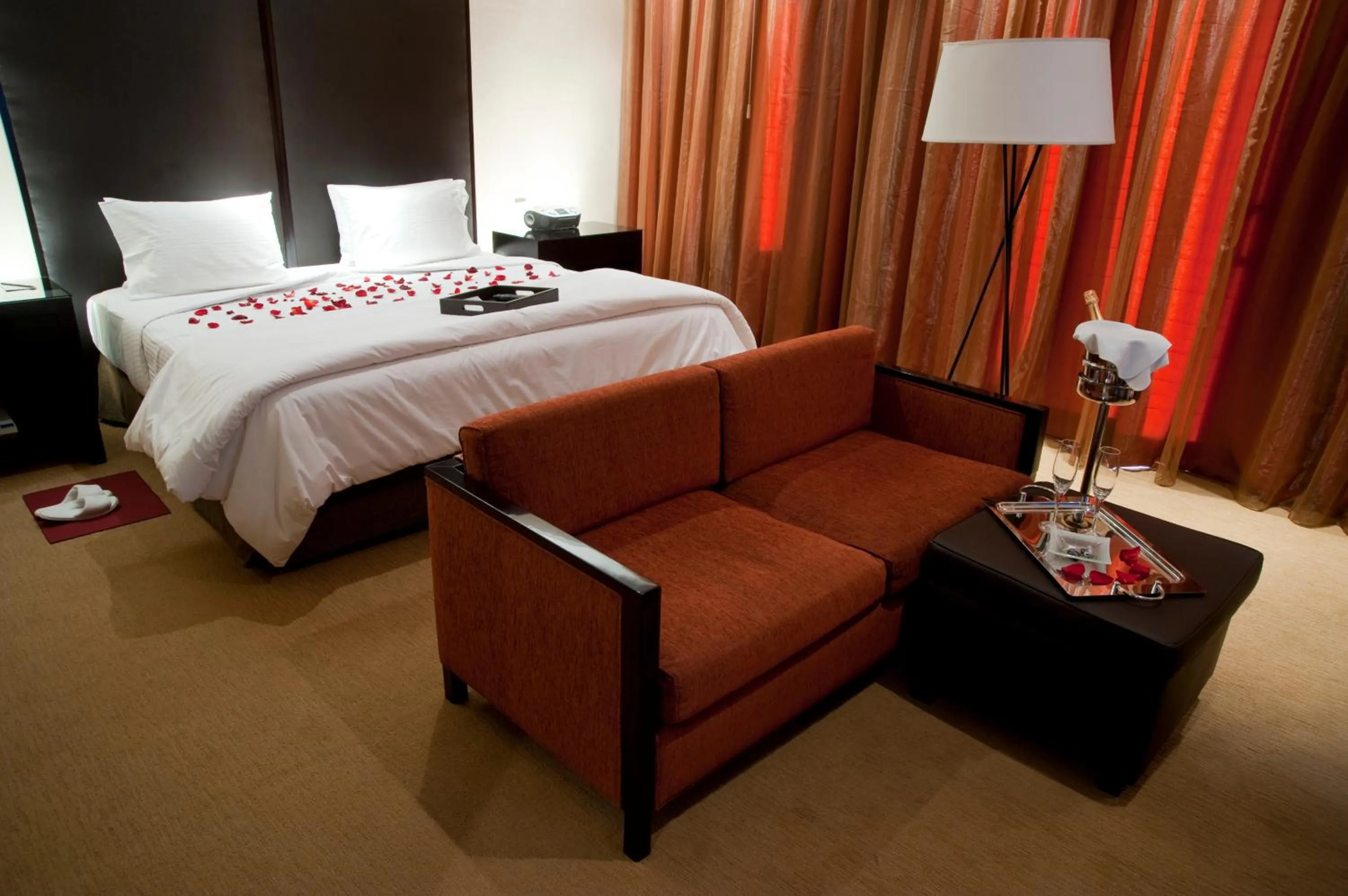 Bedroom, Bed in Hotel Casino Magic