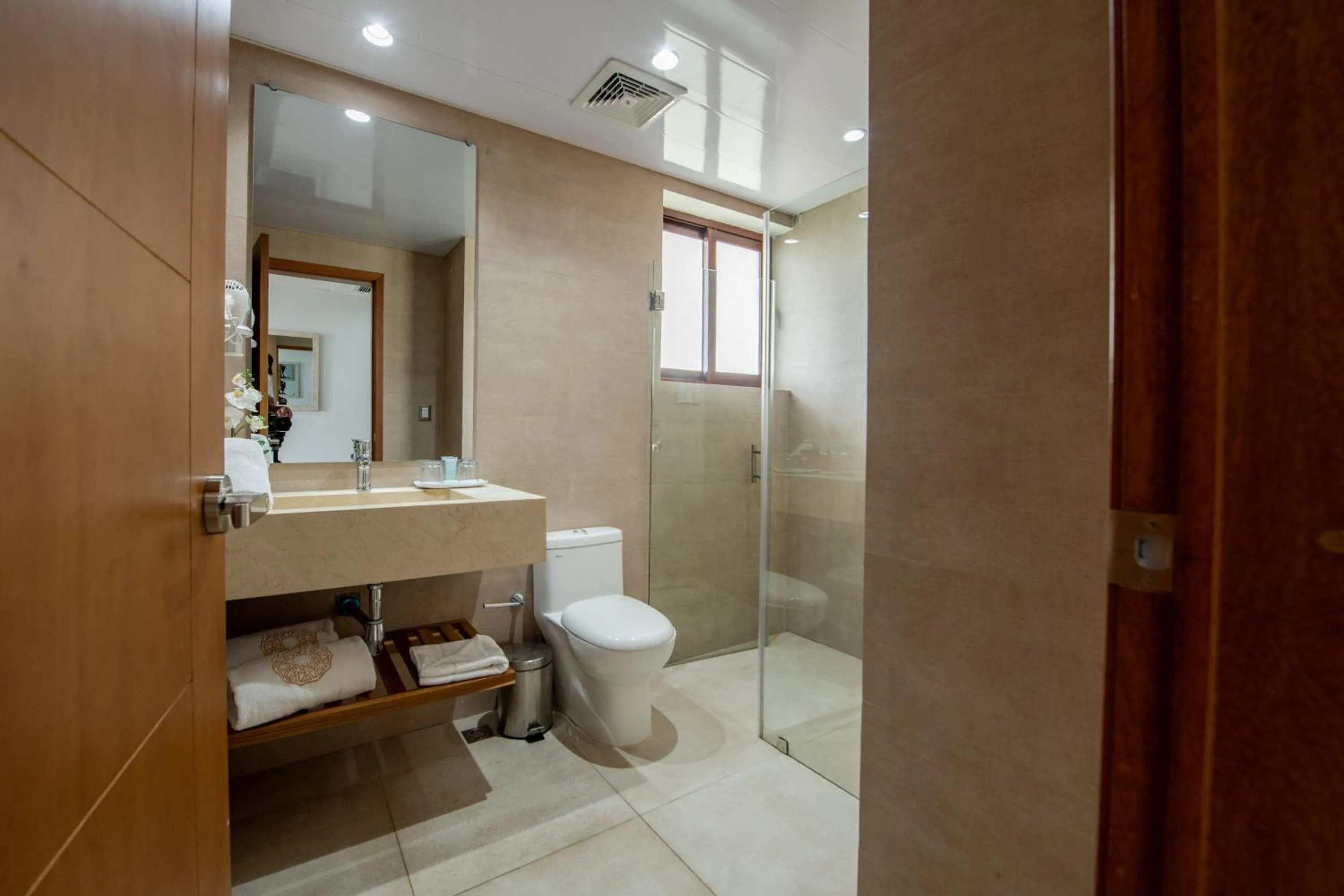 Shower in Hacienda Samana Bay Hotel