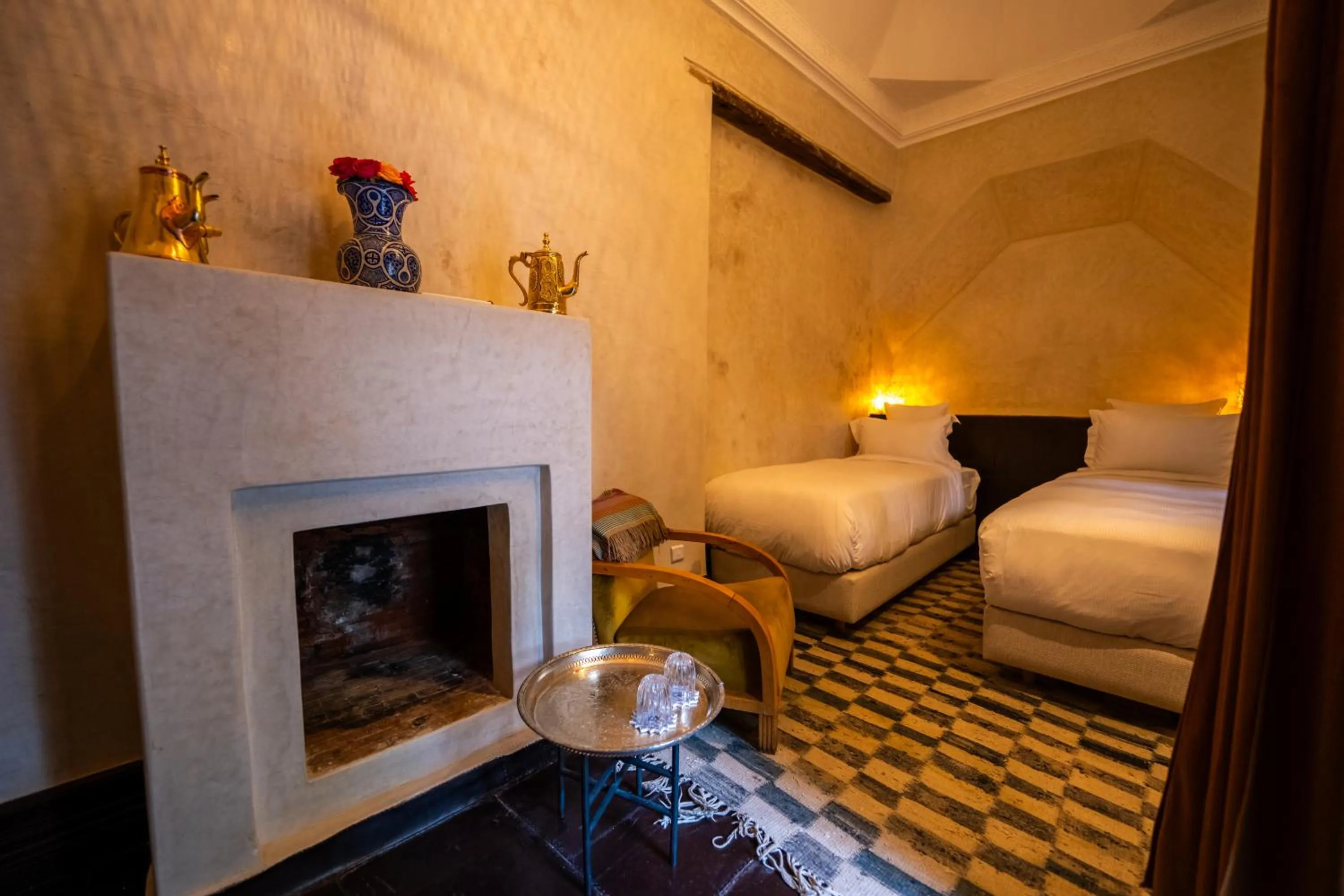 Bed in Riad Les Yeux Bleus