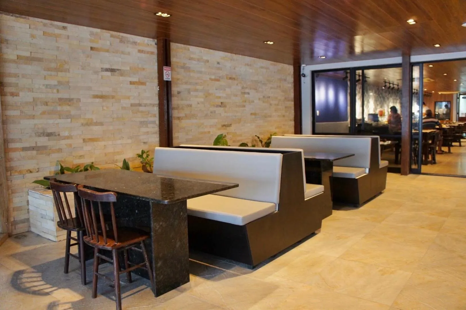 Restaurant/places to eat in Bessa Beach Hotel