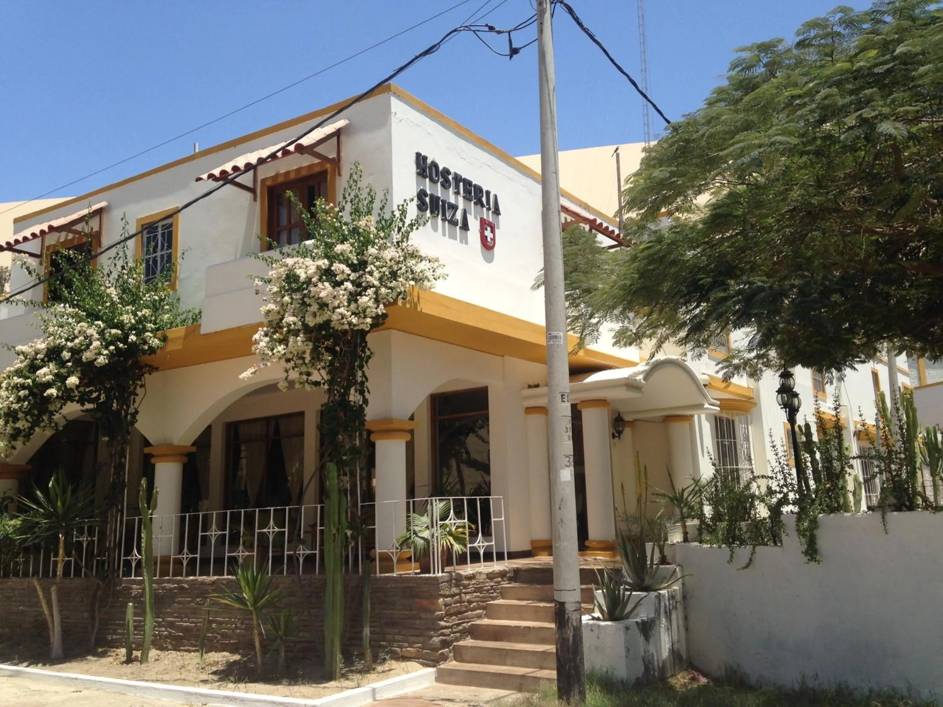 Facade/entrance in Hosteria Suiza