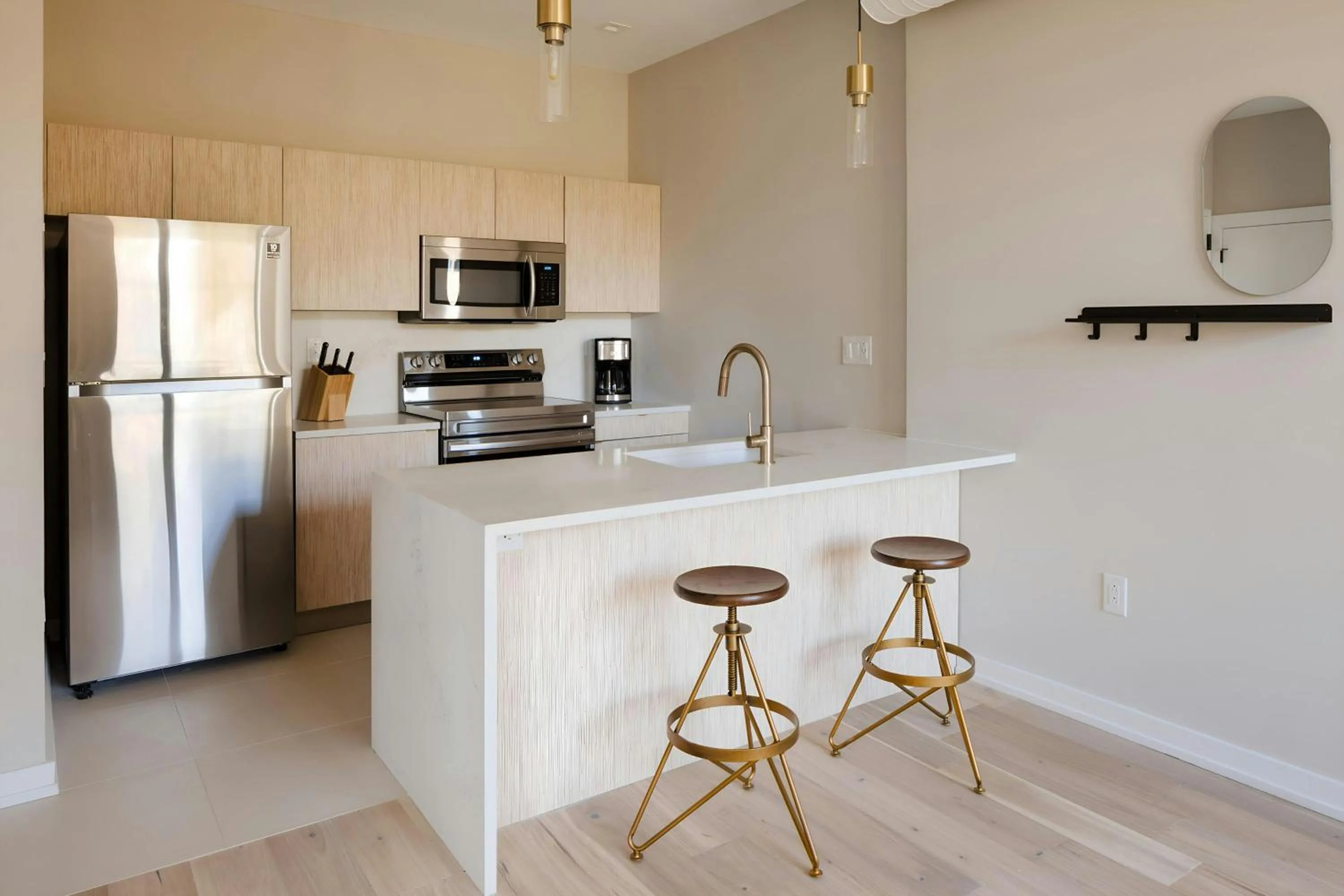 Kitchen or kitchenette in Sonder by Marriott Bonvoy The Edison Apartments Old City