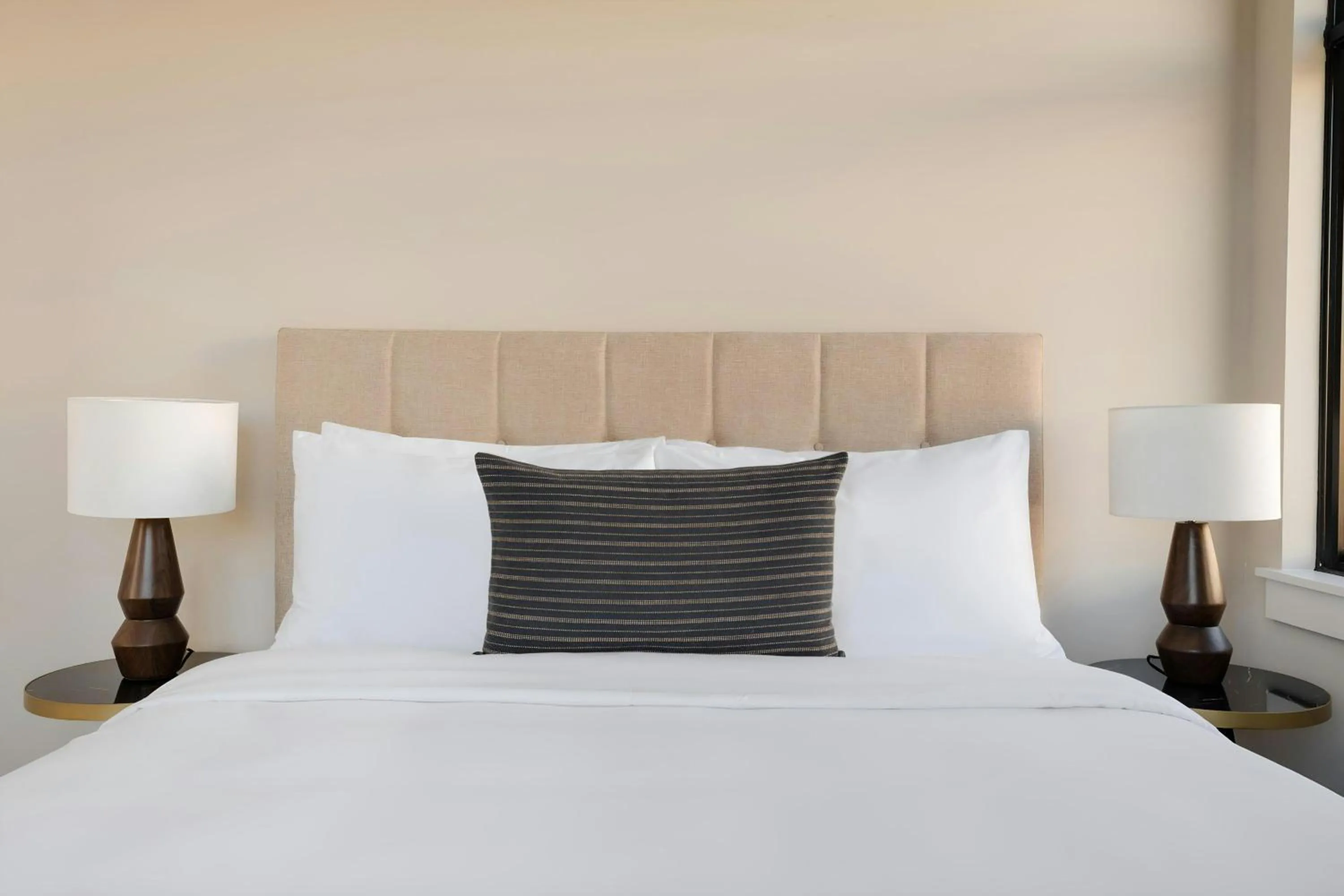 Bedroom, Bed in Sonder by Marriott Bonvoy The Edison Apartments Old City