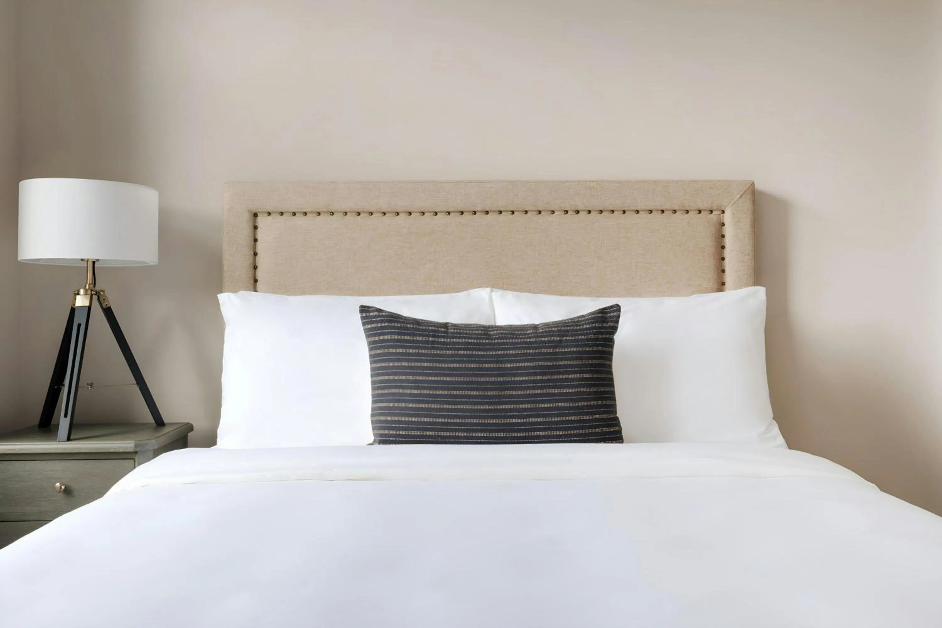 Bedroom, Bed in Sonder by Marriott Bonvoy The Edison Apartments Old City