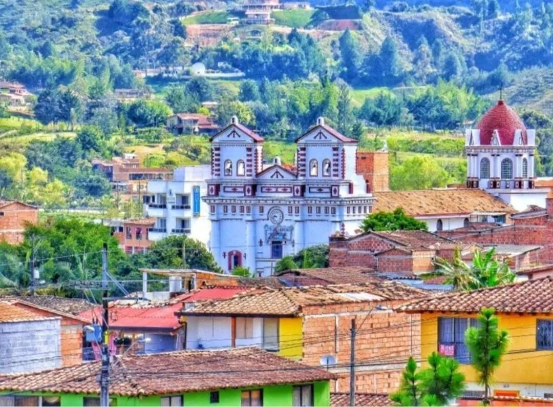 Apartamentos Avenida del malecón, frente al lago. Guatape