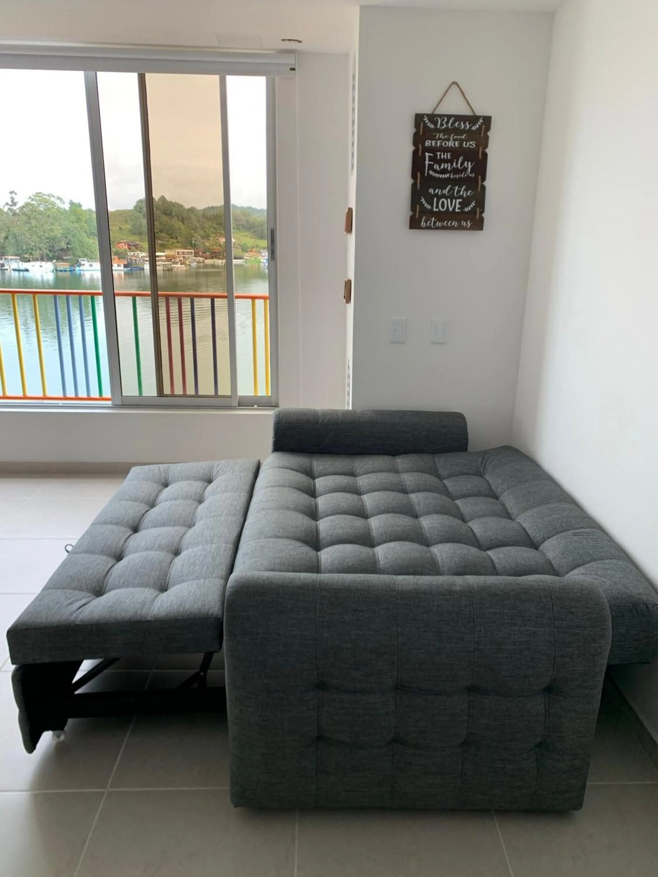 Apartamentos Avenida del malecón, frente al lago. Guatape