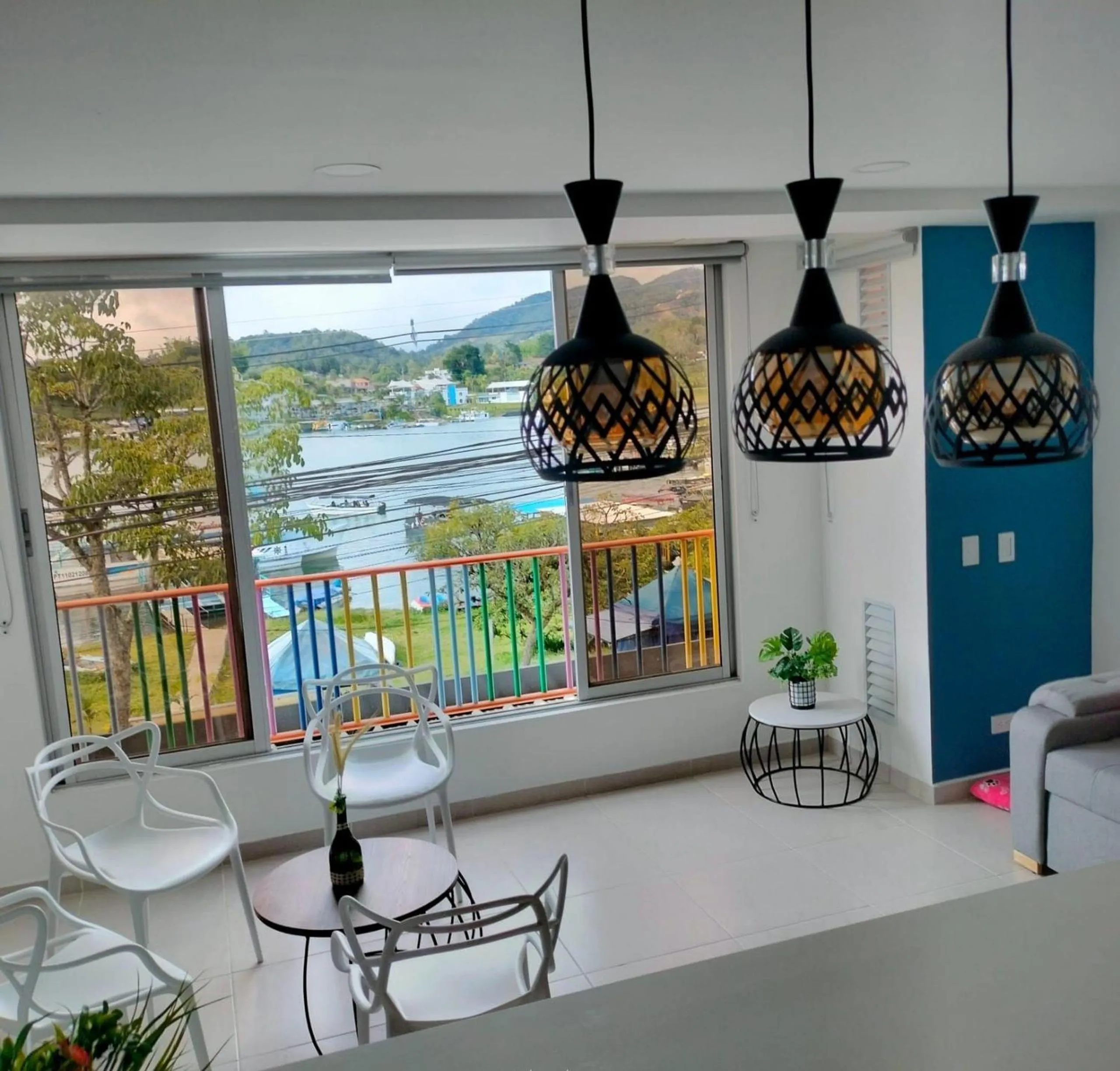 On site in Apartamentos Avenida del malecón, frente al lago. Guatape