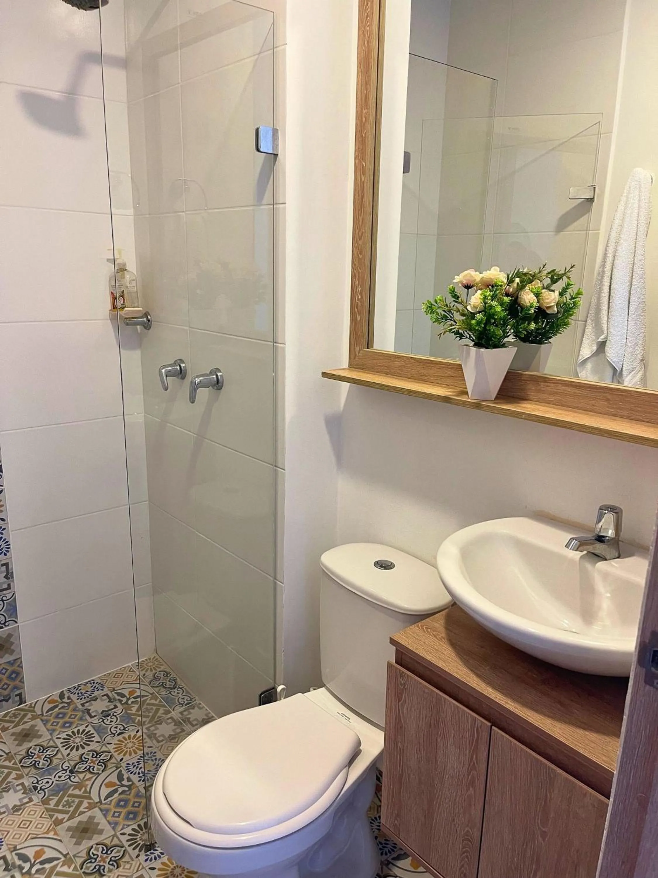 Toilet in Apartamentos Avenida del malecón, frente al lago. Guatape