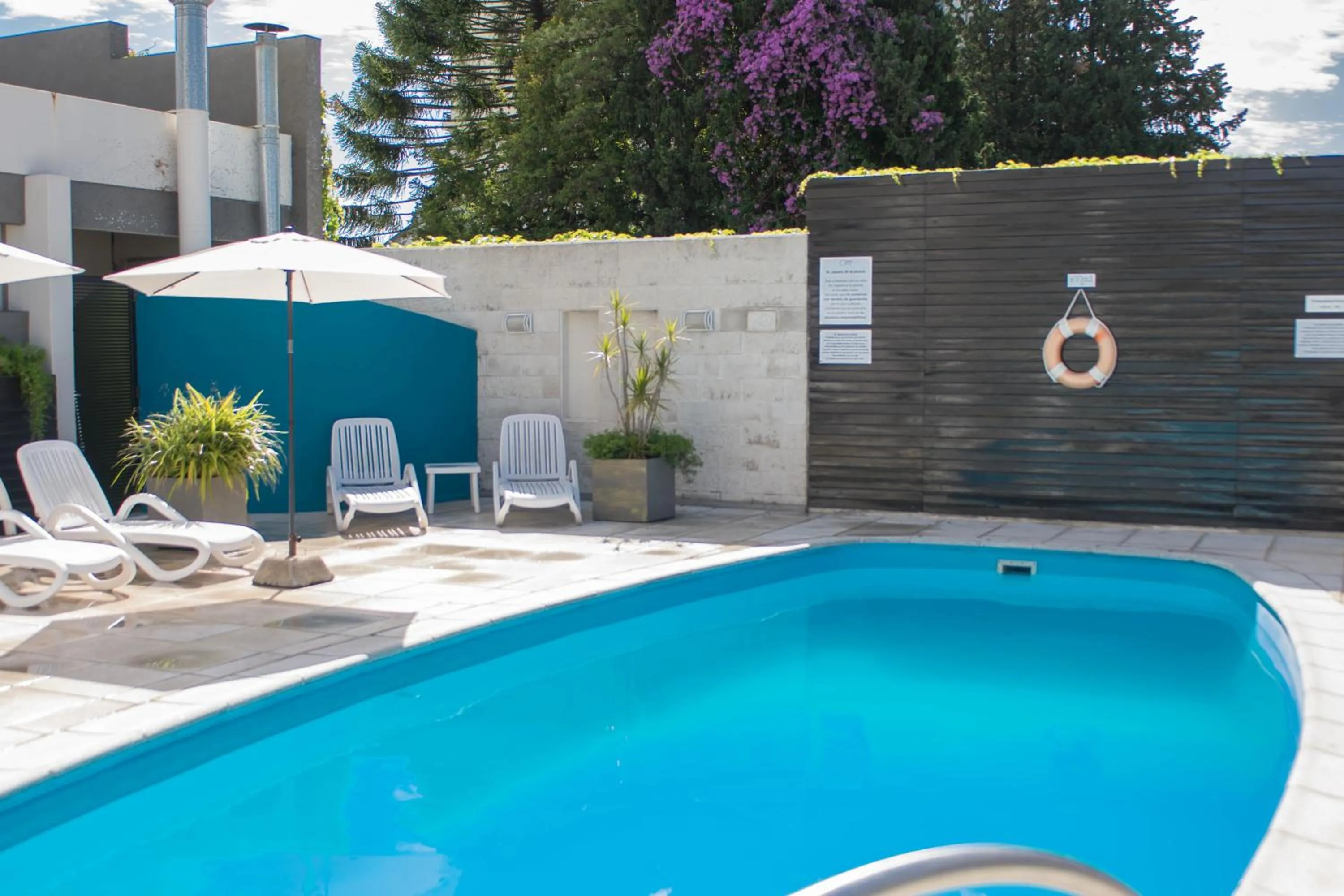 Massage in Maran Suites & Towers