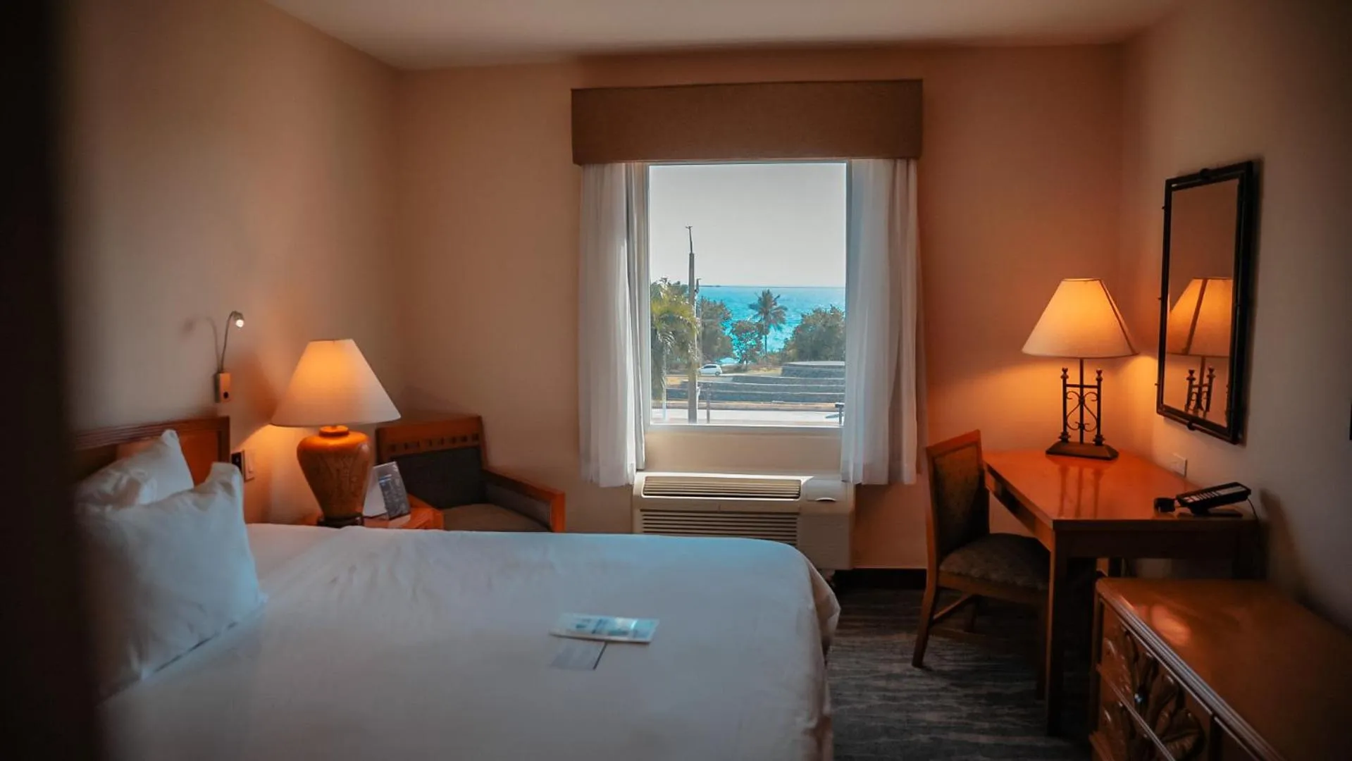 Bed in Quality Hotel Real Aeropuerto Santo Domingo