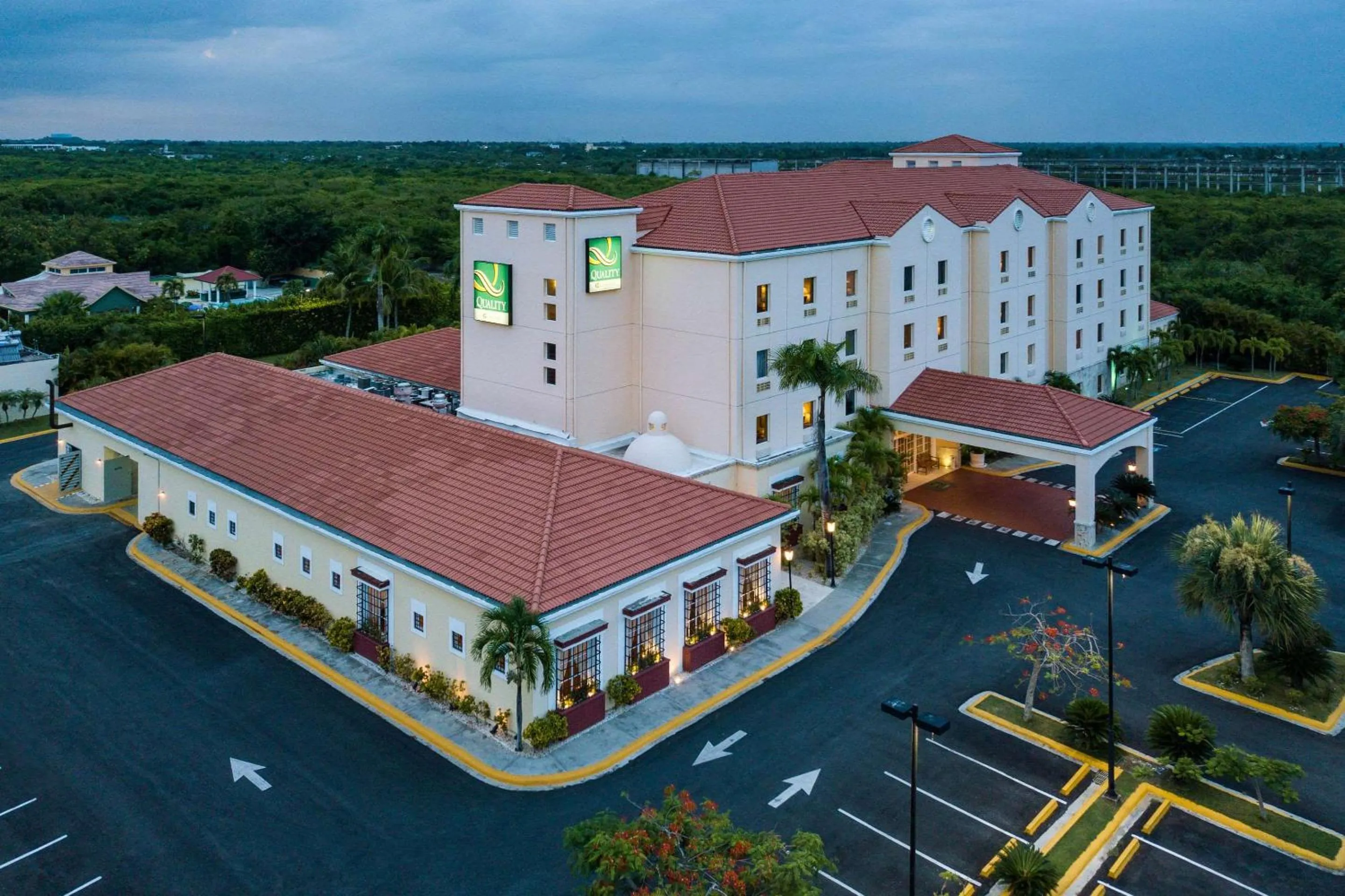 Property building in Quality Hotel Real Aeropuerto Santo Domingo
