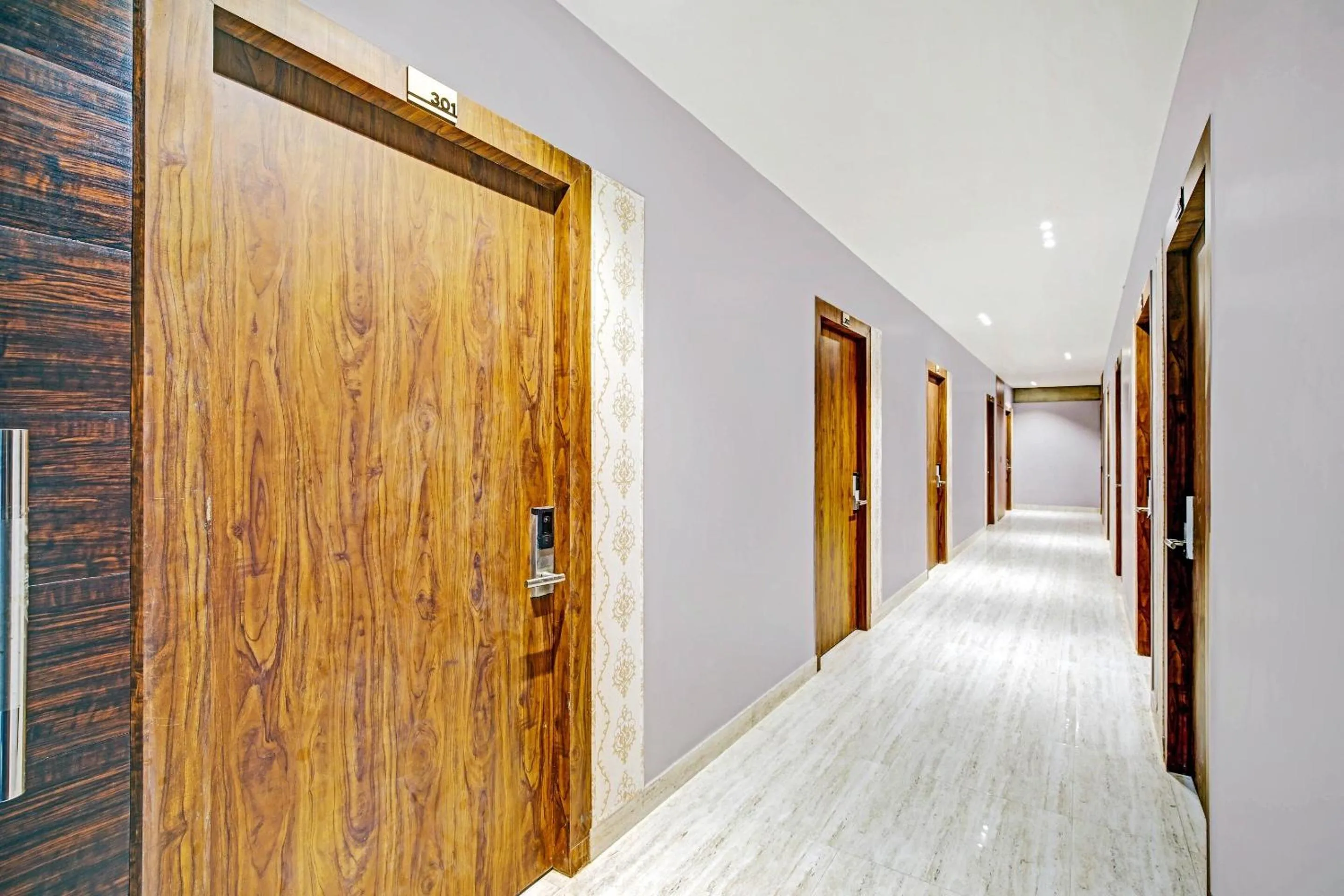 Lobby or reception in Townhouse OAK Hi-City