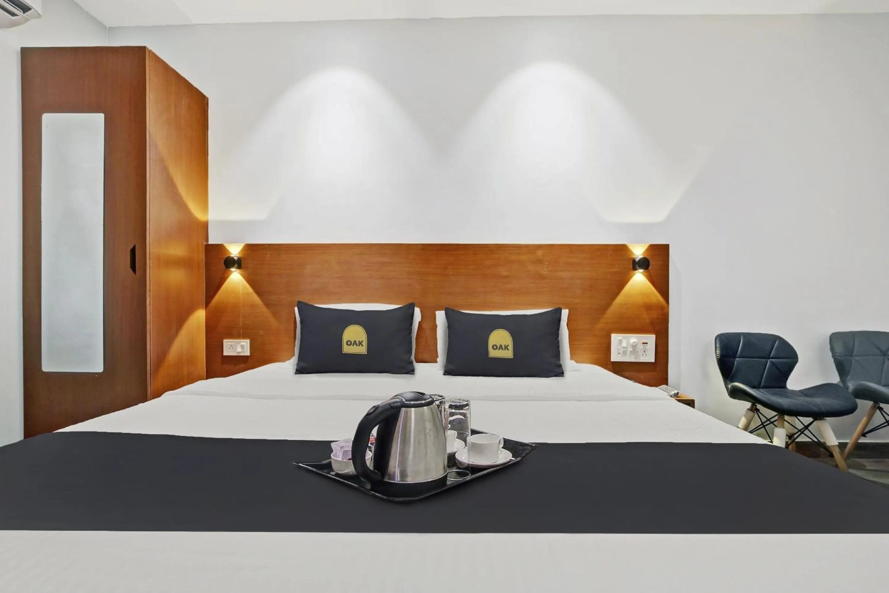 Bedroom, Bed in Townhouse OAK Hi-City