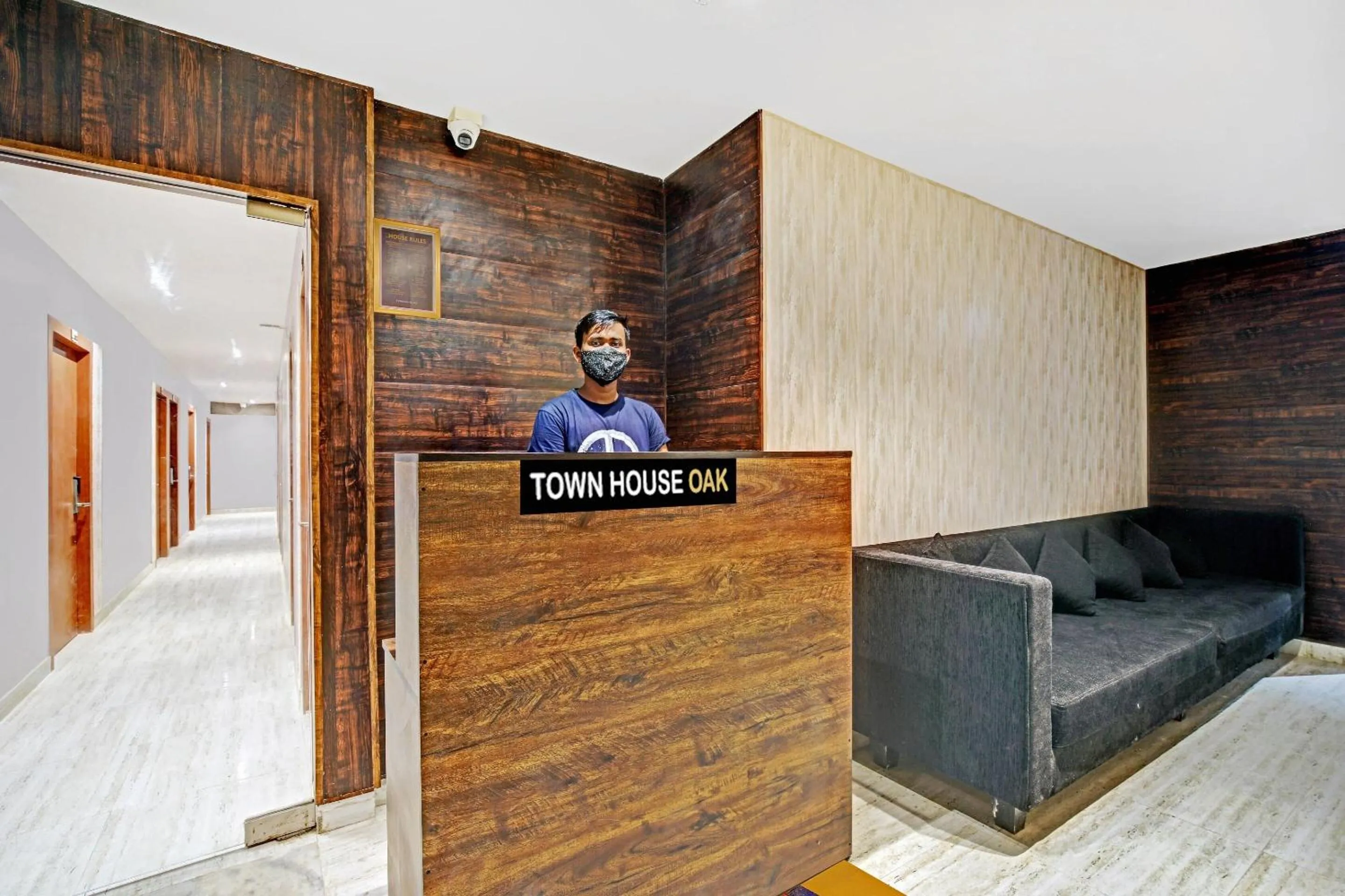 Lobby or reception in Townhouse OAK Hi-City