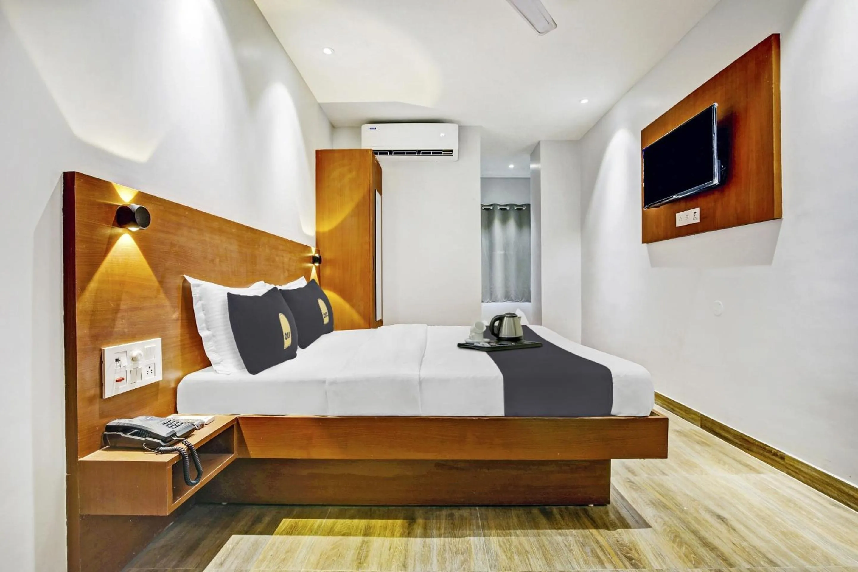 Bedroom in Townhouse OAK Hi-City