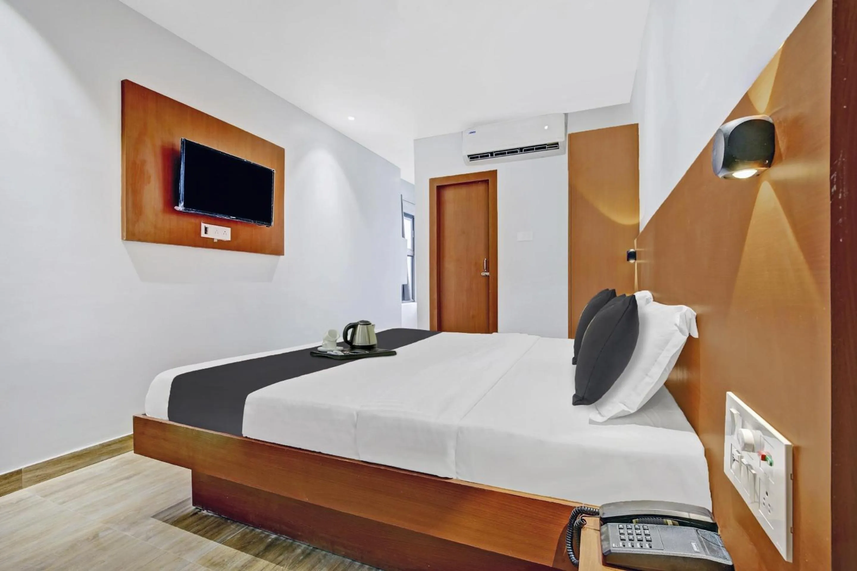 Bedroom in Townhouse OAK Hi-City