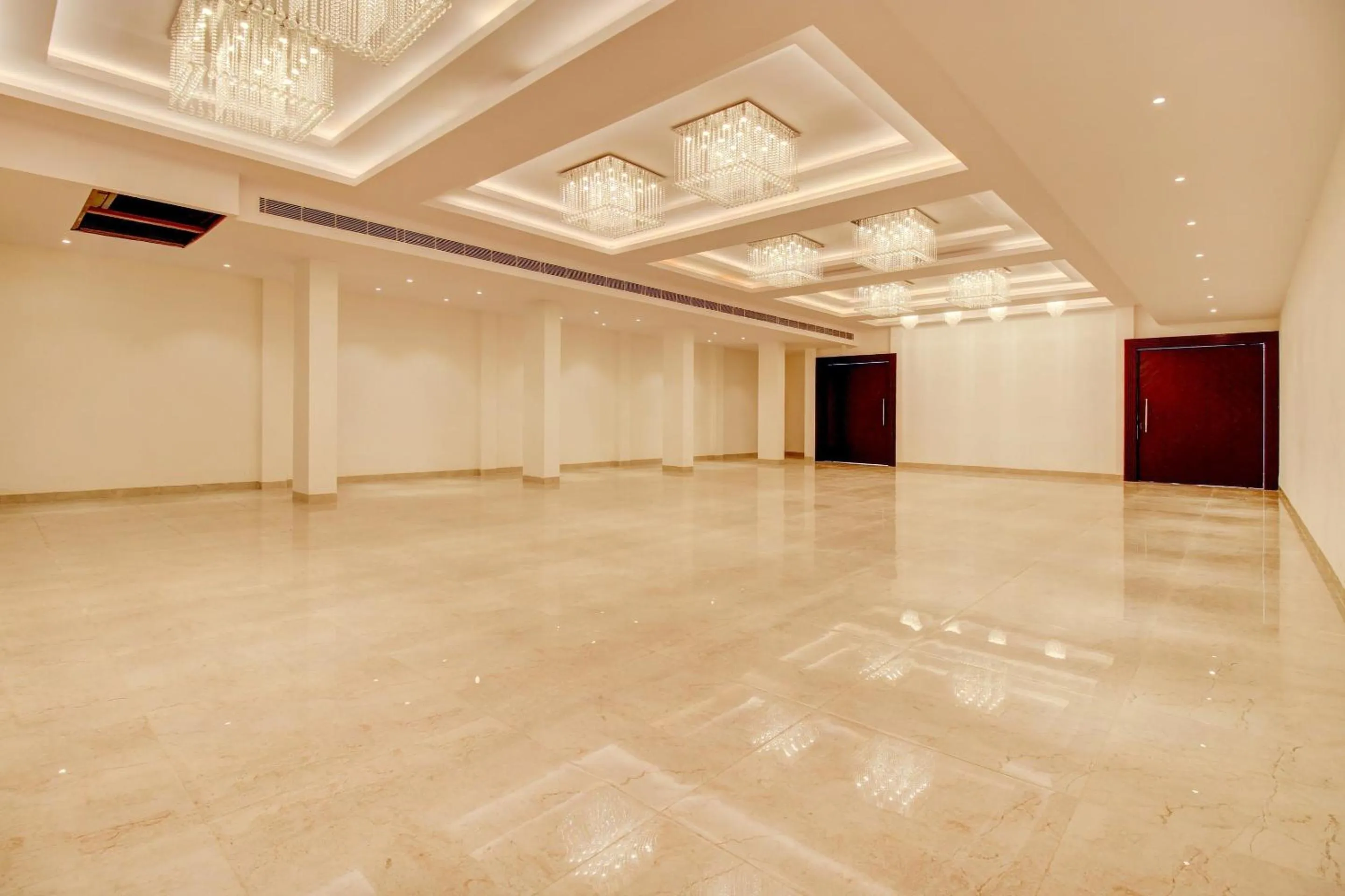 Lobby or reception in Townhouse OAK Aurelia Grand