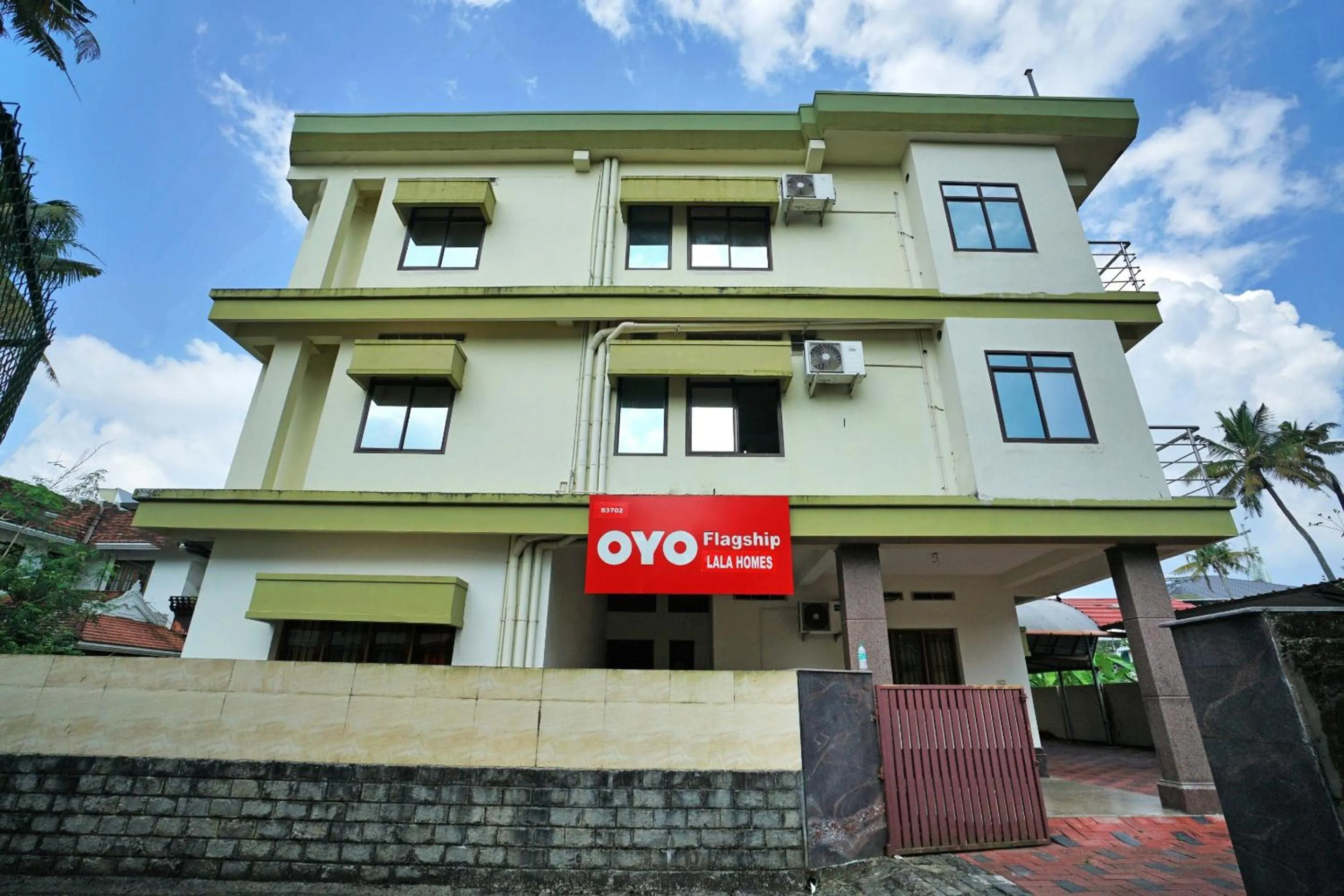 Facade/entrance in Collection O Lala Homes