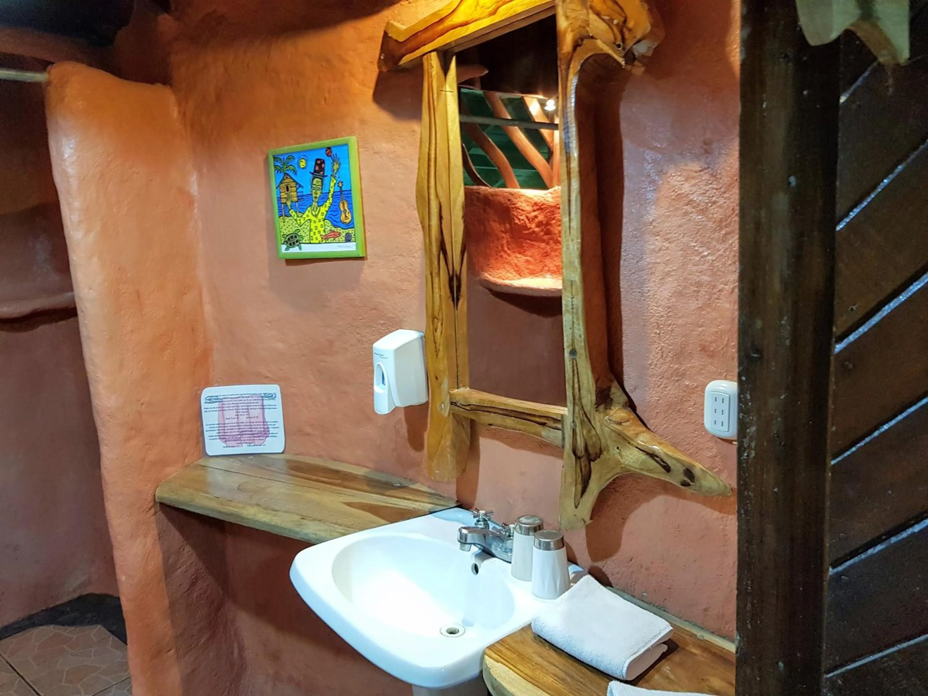 Shower in Hotel La Costa de Papito