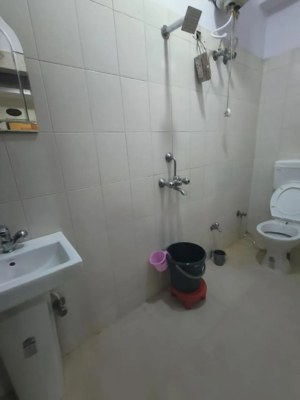 Shower in Hotel Siddhi Vinayak