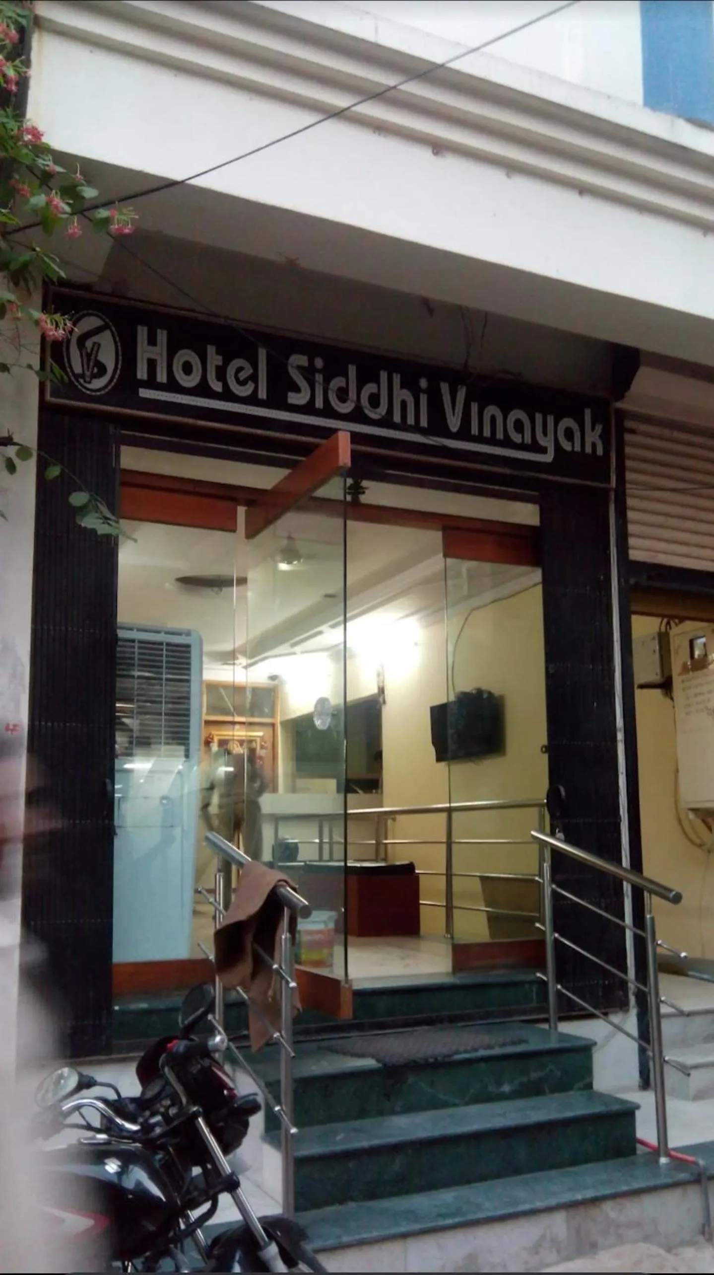 Property building in Hotel Siddhi Vinayak