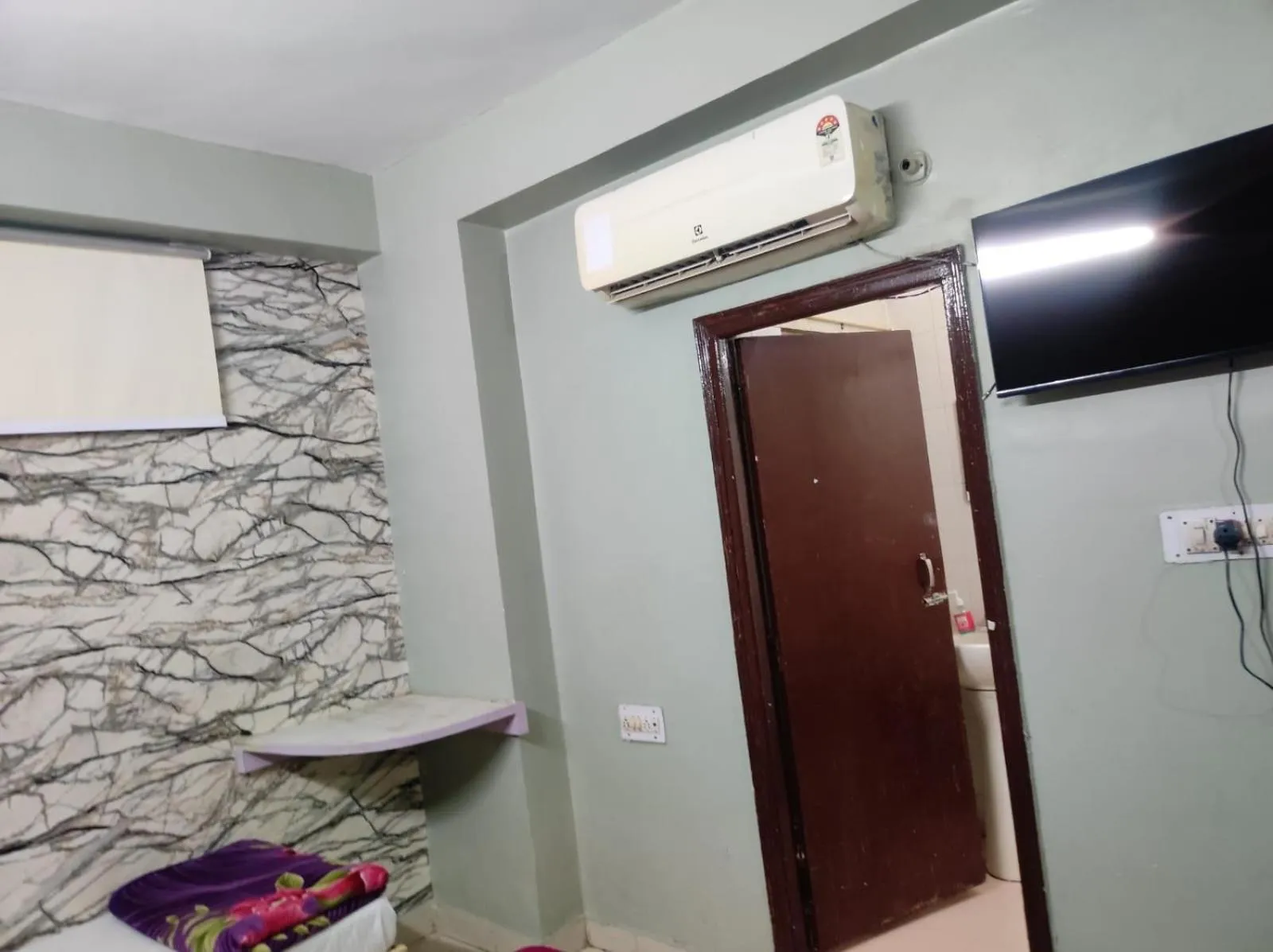 TV and multimedia in Hotel Siddhi Vinayak