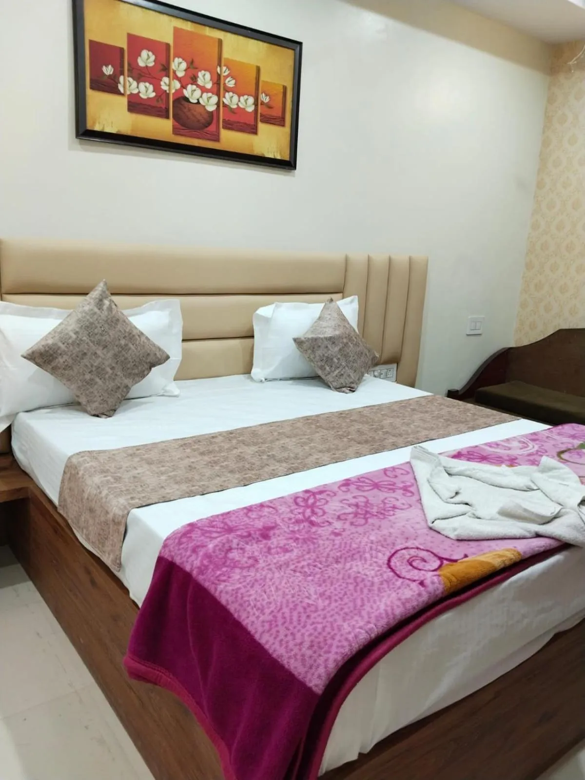 Bedroom, Bed in Hotel Siddhi Vinayak