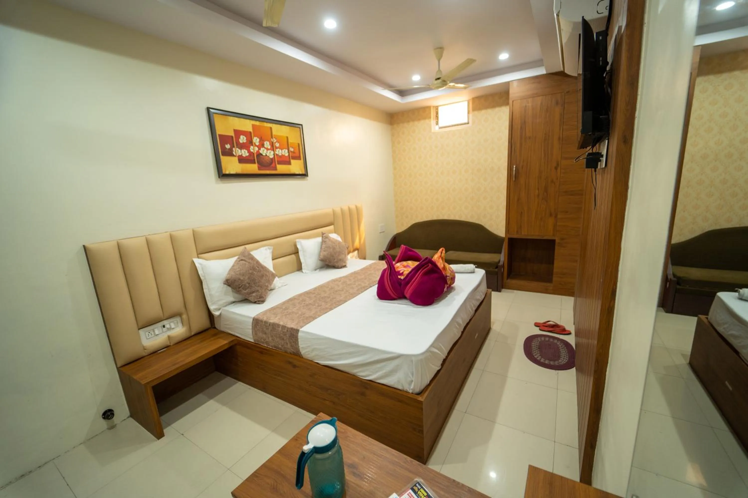 Bed in Hotel Siddhi Vinayak