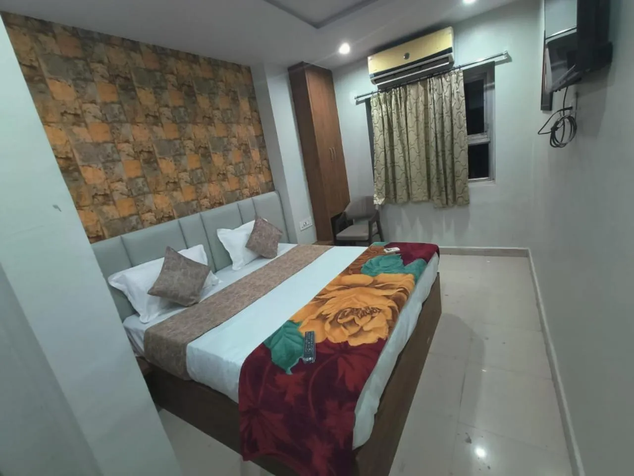 Bed in Hotel Siddhi Vinayak