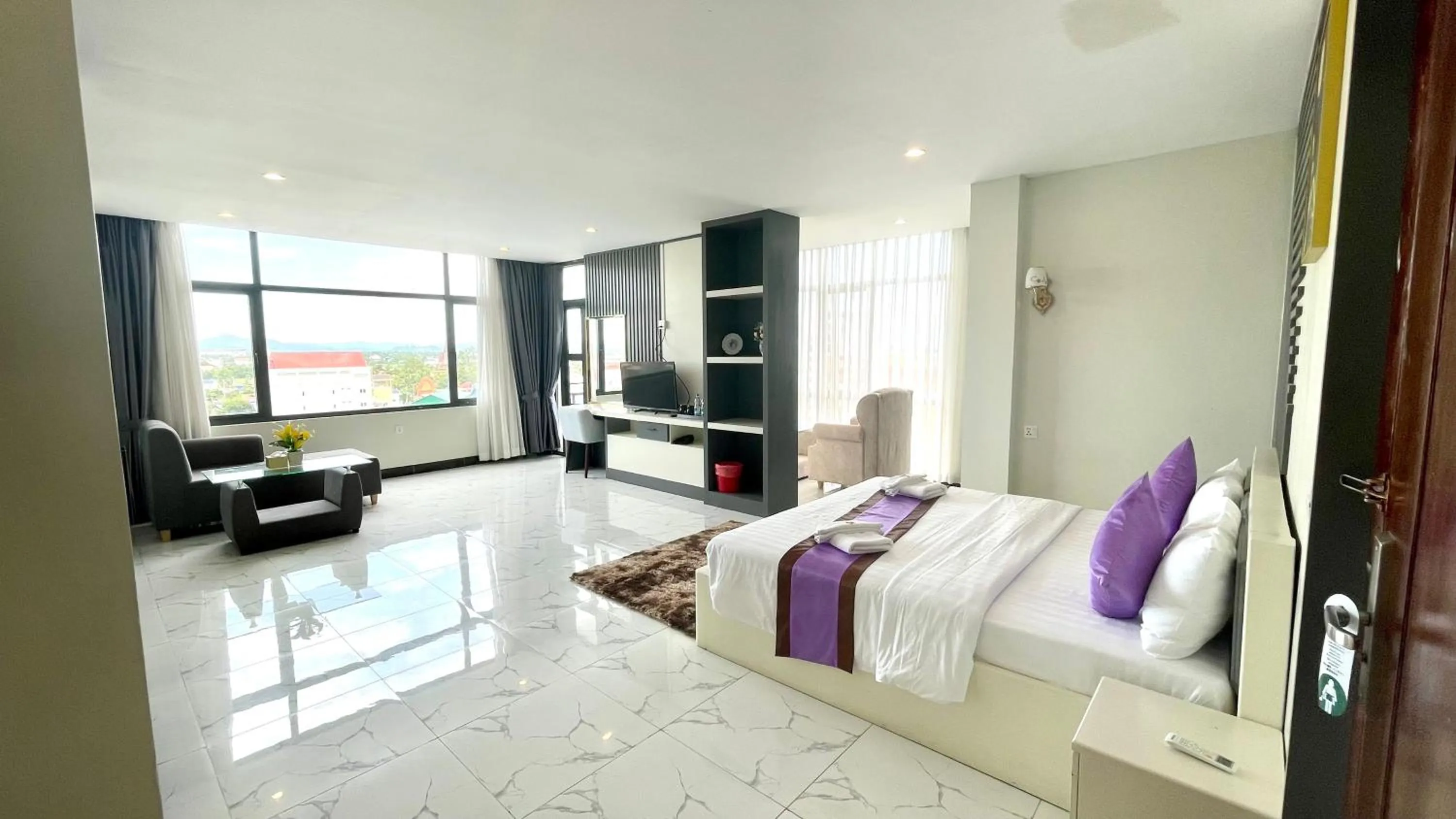 Bedroom, Bed in Kampot Sunny Hotel