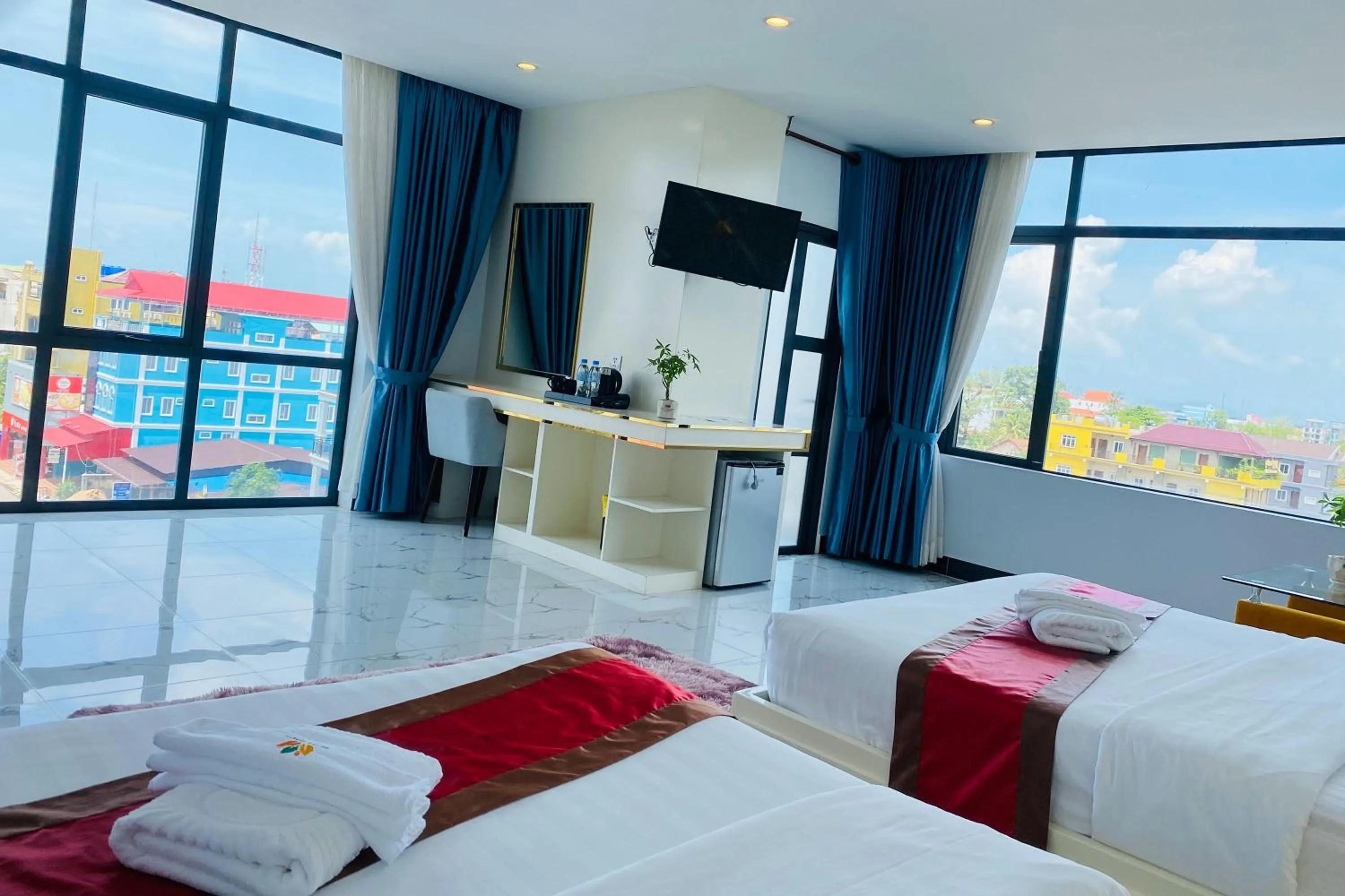 Bed in Kampot Sunny Hotel